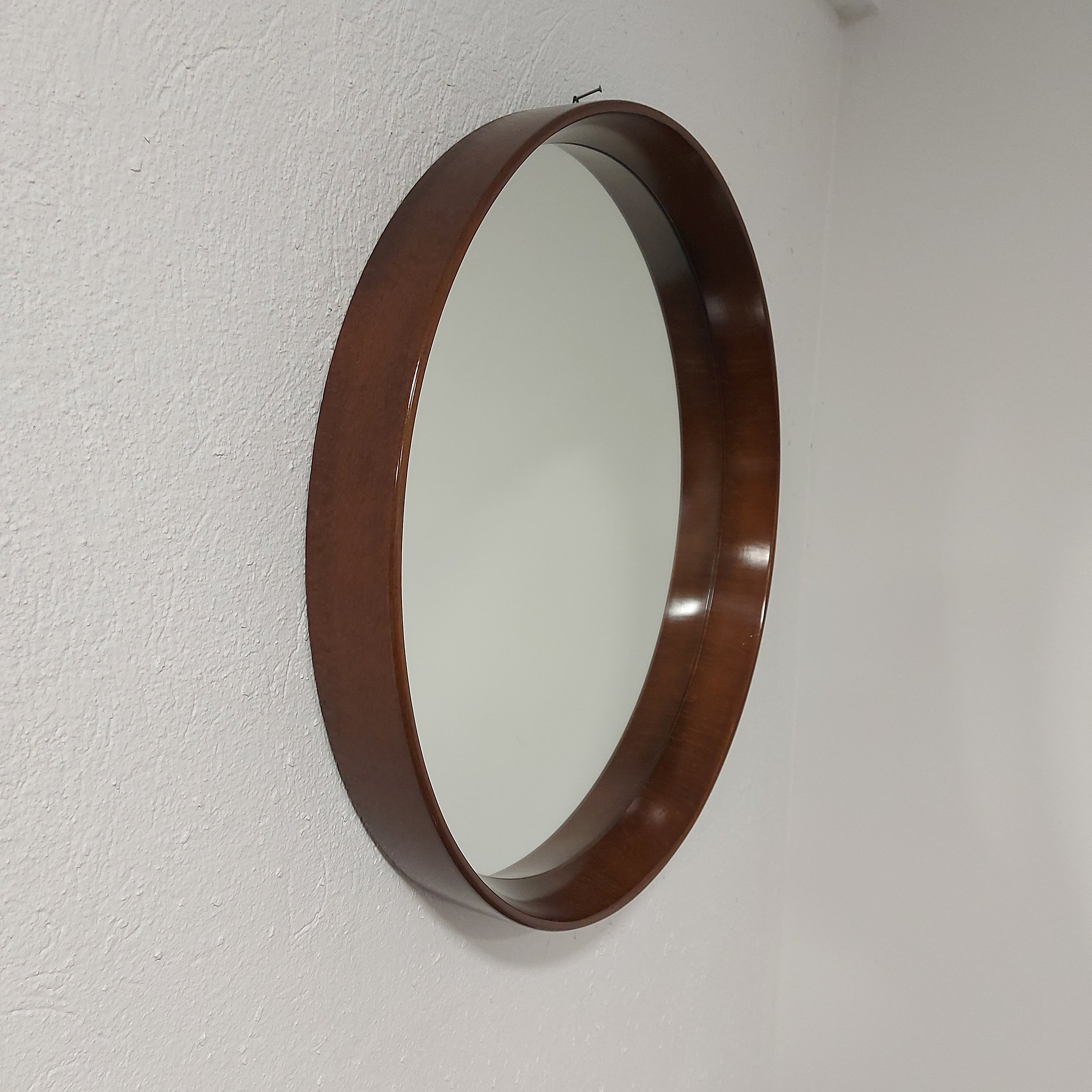 Round_Mirror_1970s
