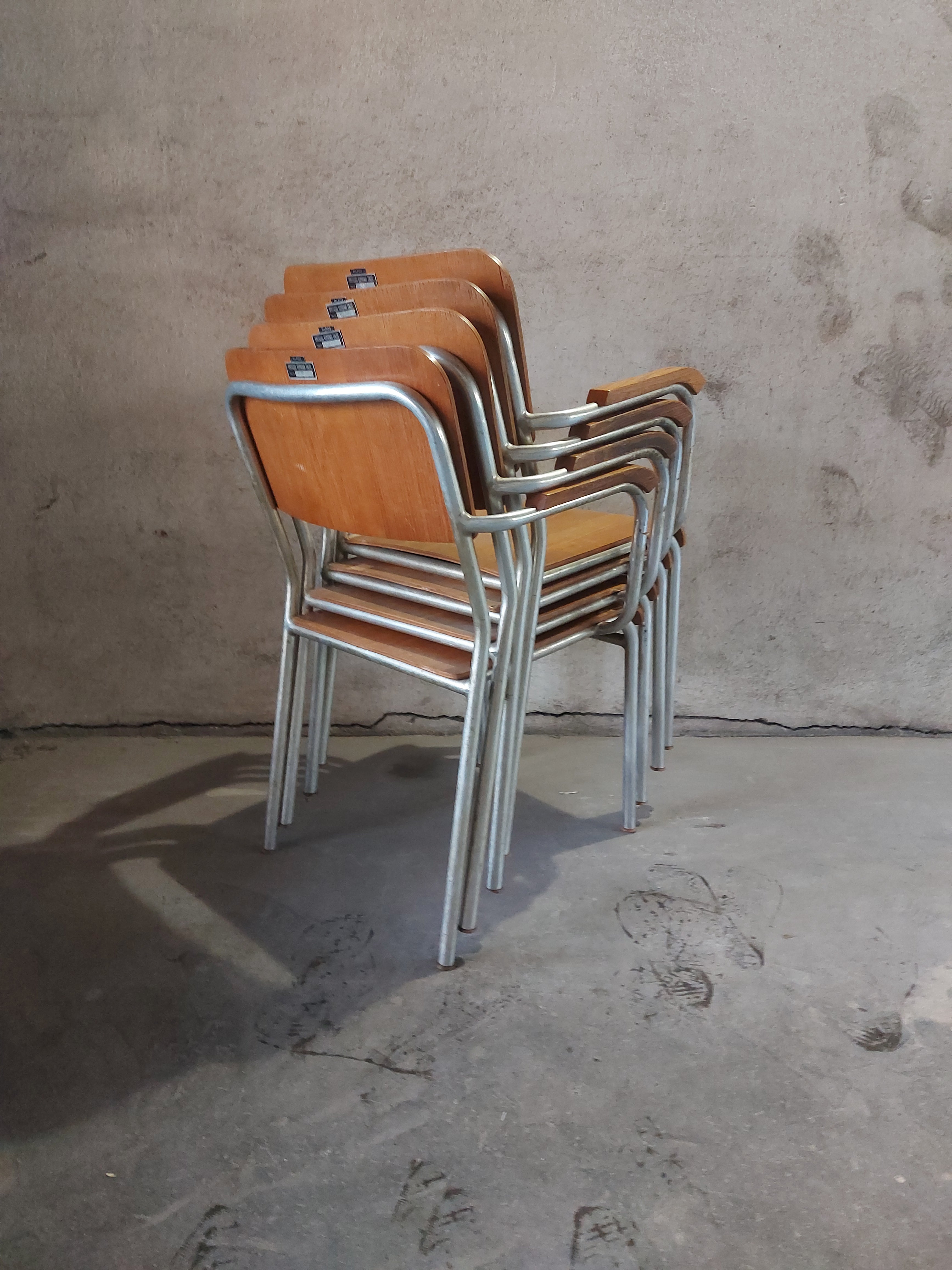 BAUHAUS_Stackable_armrest_chair_1970s_1_of_11