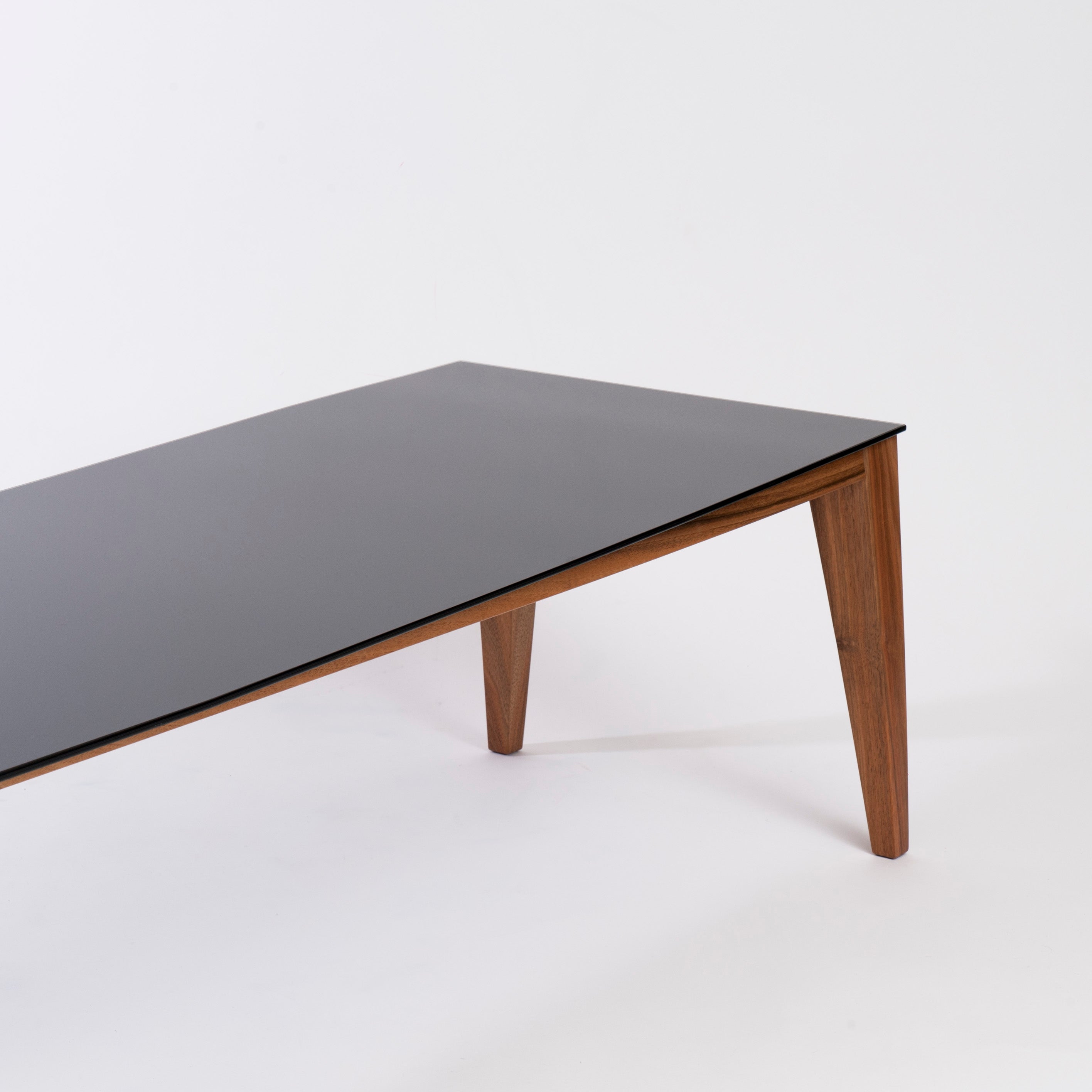 om11_asymétrique_coffee_table