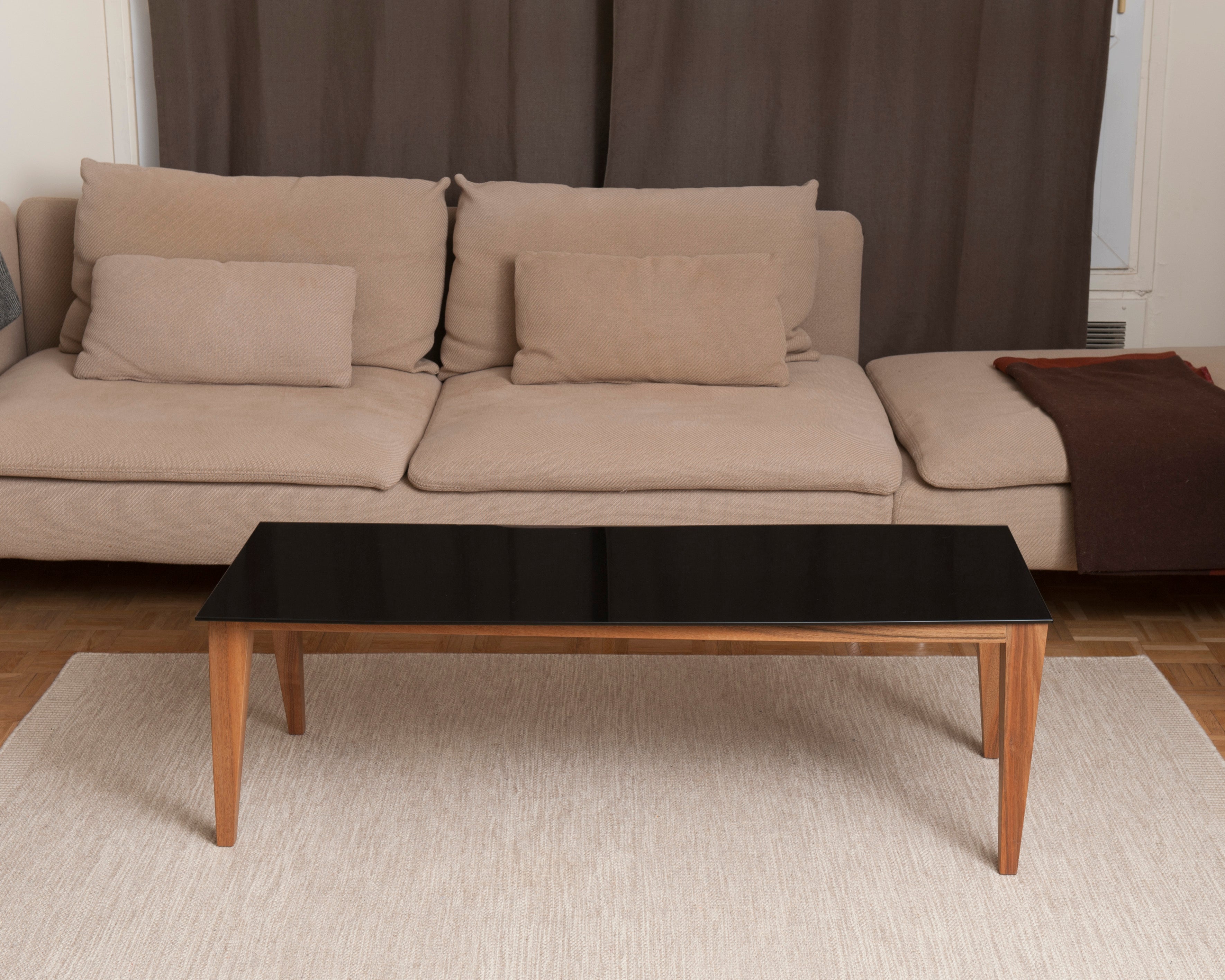 om11_asymétrique_coffee_table