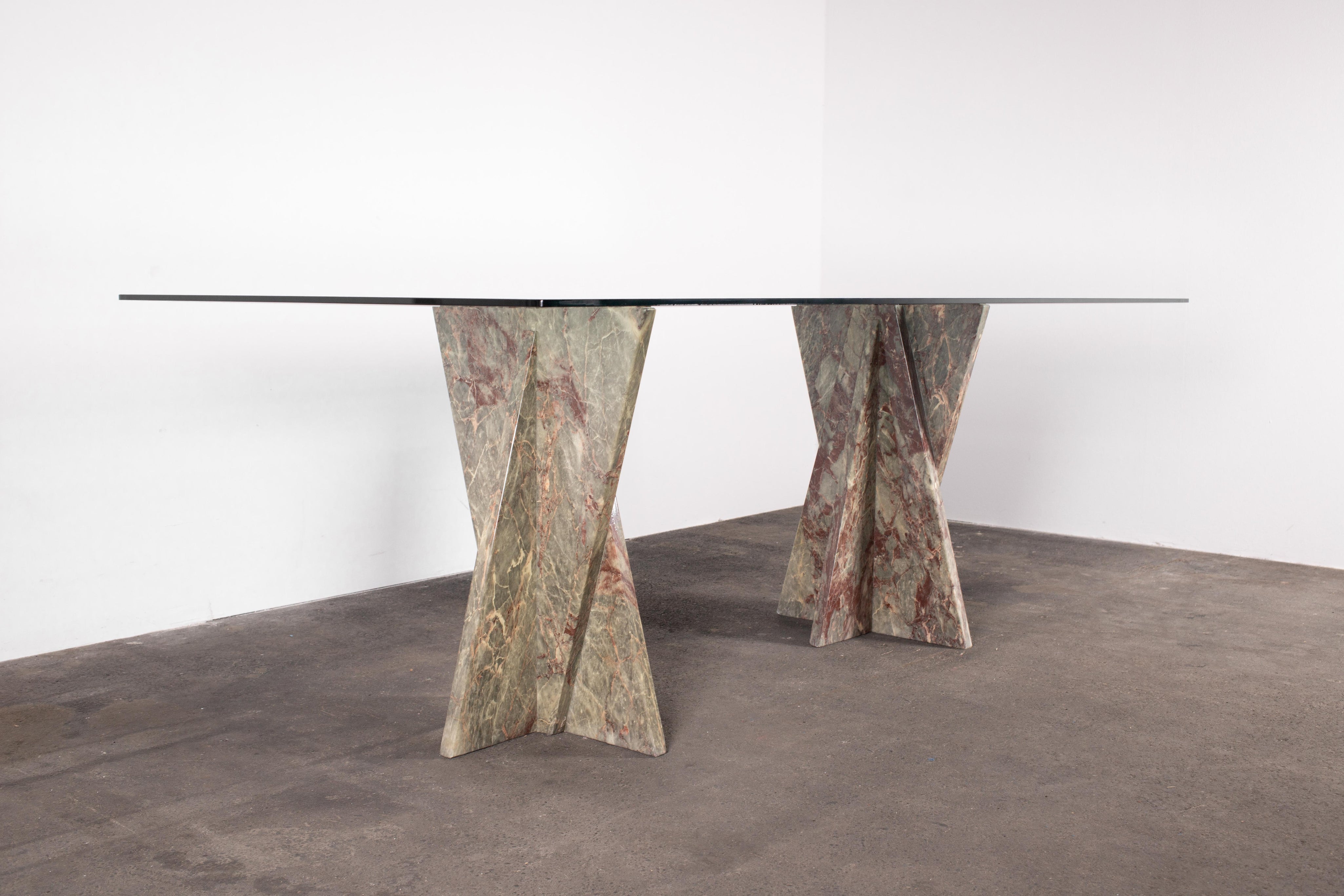 Green_Onyx_Marble_and_Glass_Dining_Table_in_the_Style_of_Angelo_Mangiarotti,_Mid_Century_Modern,_1970s,_Italy