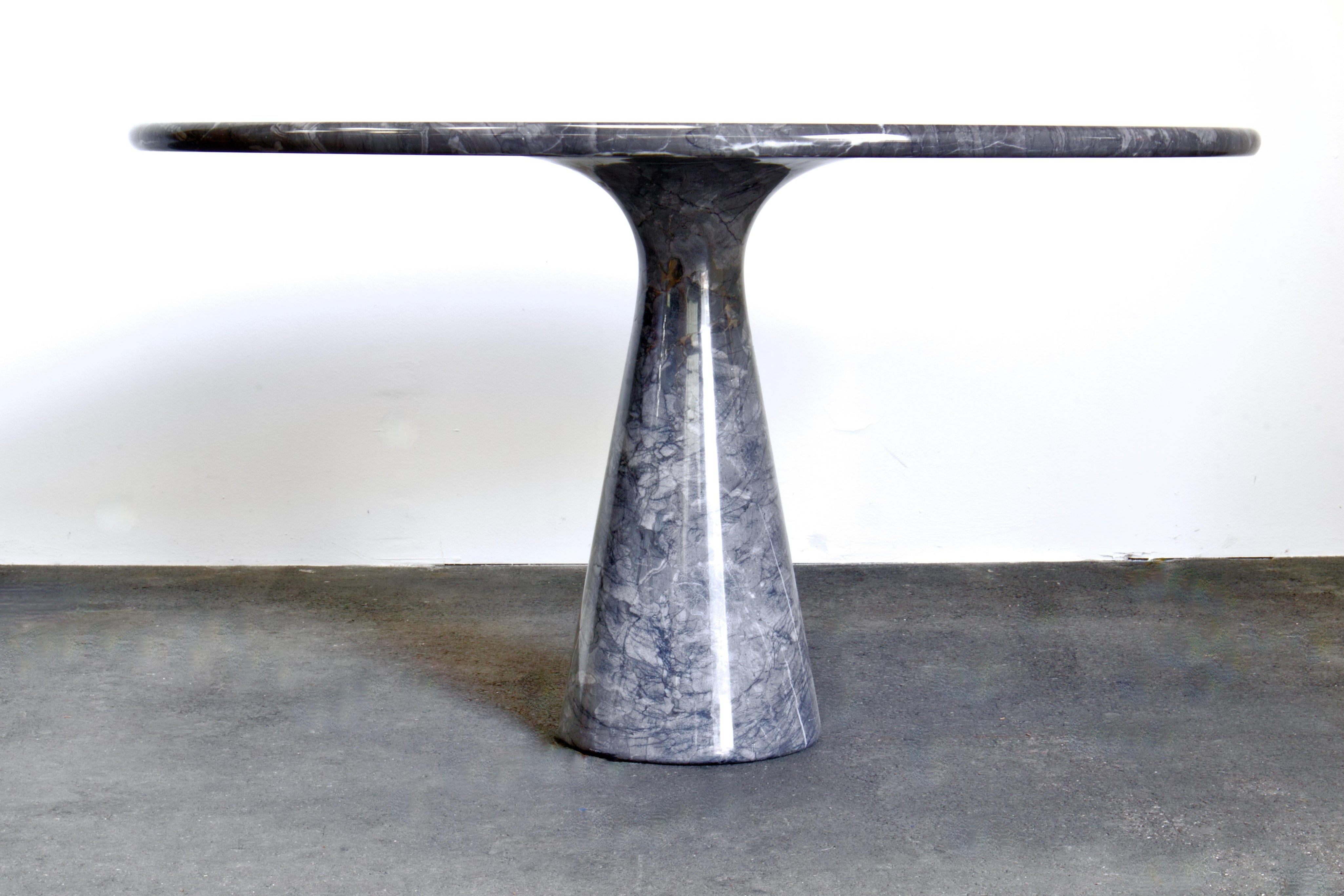 M1_Dining_Table_by_Angelo_Mangiarotti_for_Skipper,_Mid_Century_Modern,_1970s,_Italy