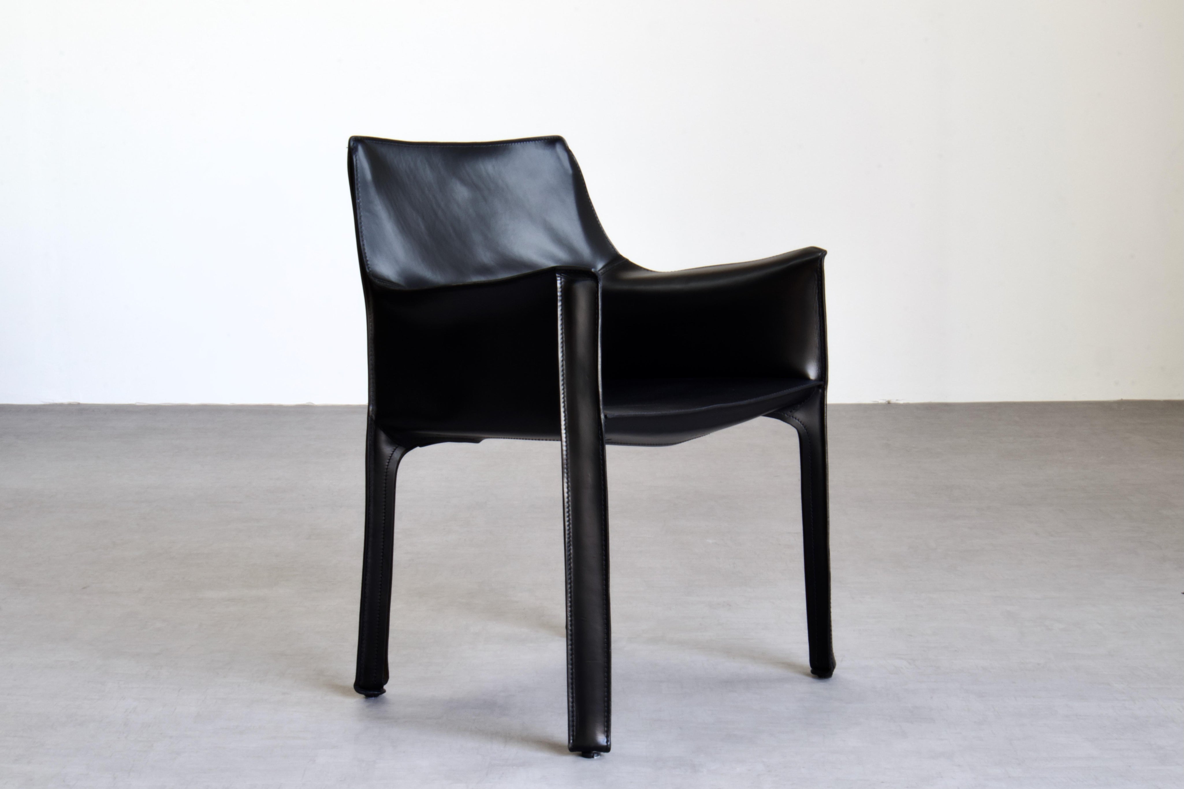Set_of_4_CAB_413_Chairs_by_Mario_Bellini_for_Cassina,_Black_Saddle_Leather