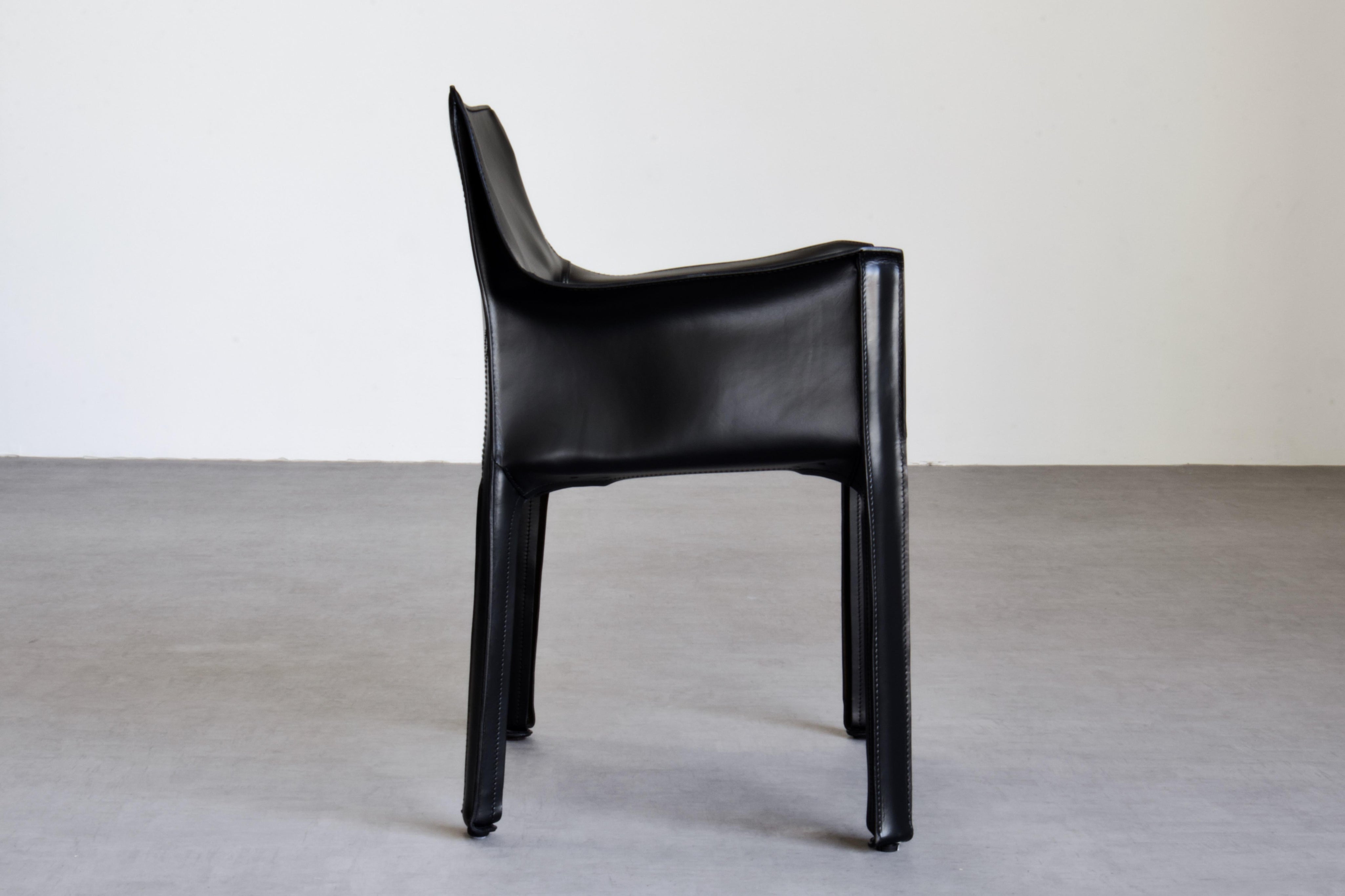 Set_of_4_CAB_413_Chairs_by_Mario_Bellini_for_Cassina,_Black_Saddle_Leather