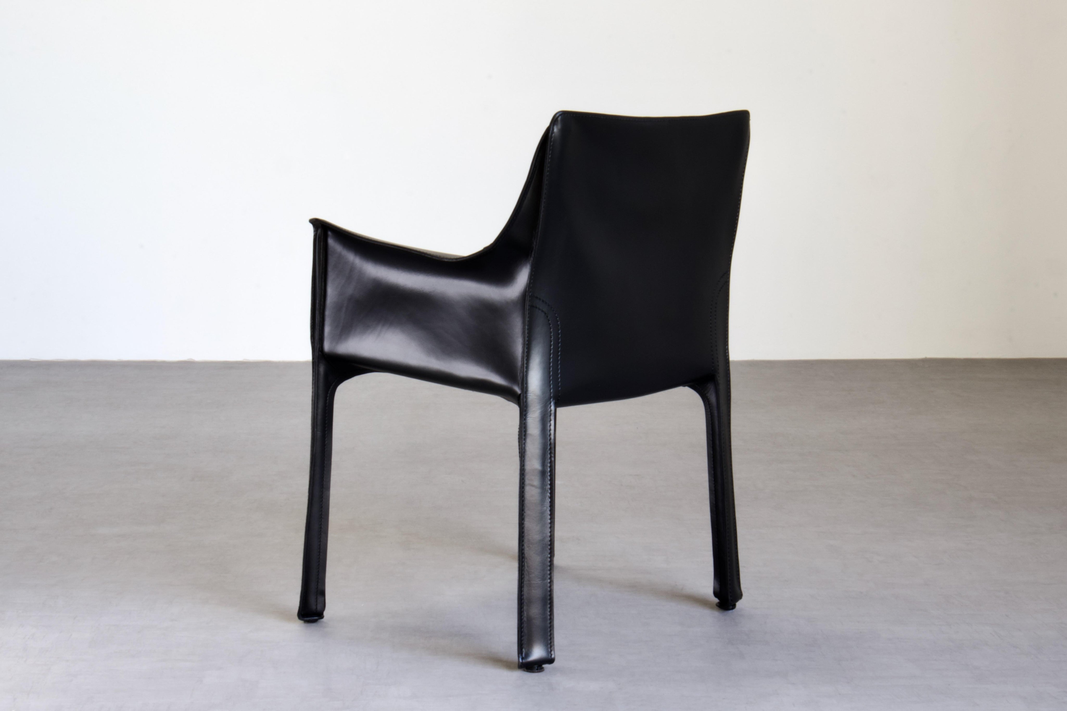 Set_of_4_CAB_413_Chairs_by_Mario_Bellini_for_Cassina,_Black_Saddle_Leather