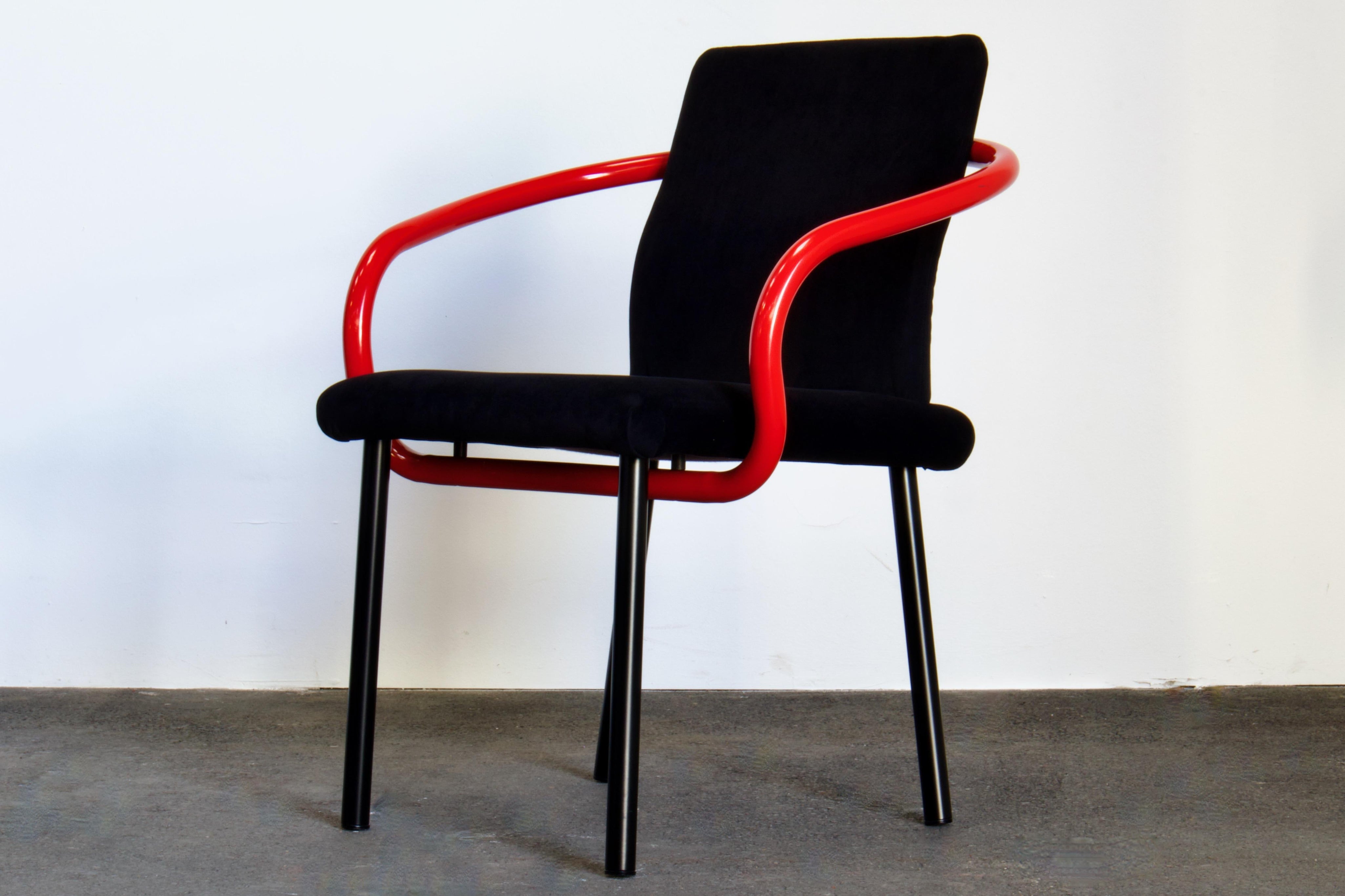 Set_of_4_Mandarin_Chairs_by_Ettore_Sottsass_for_Knoll,_Red_&_Black,_1986_Italy