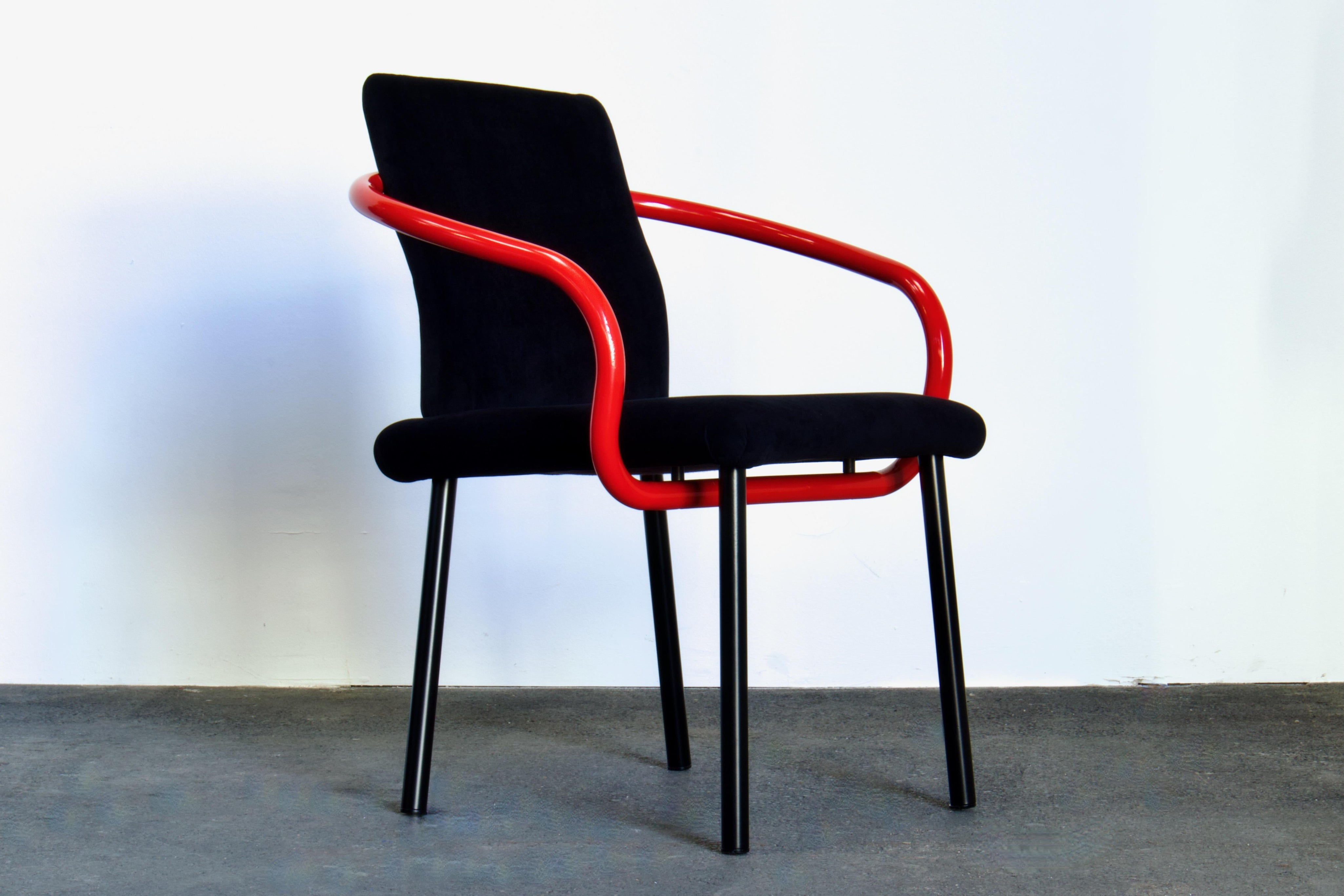 Set_of_4_Mandarin_Chairs_by_Ettore_Sottsass_for_Knoll,_Red_&_Black,_1986_Italy