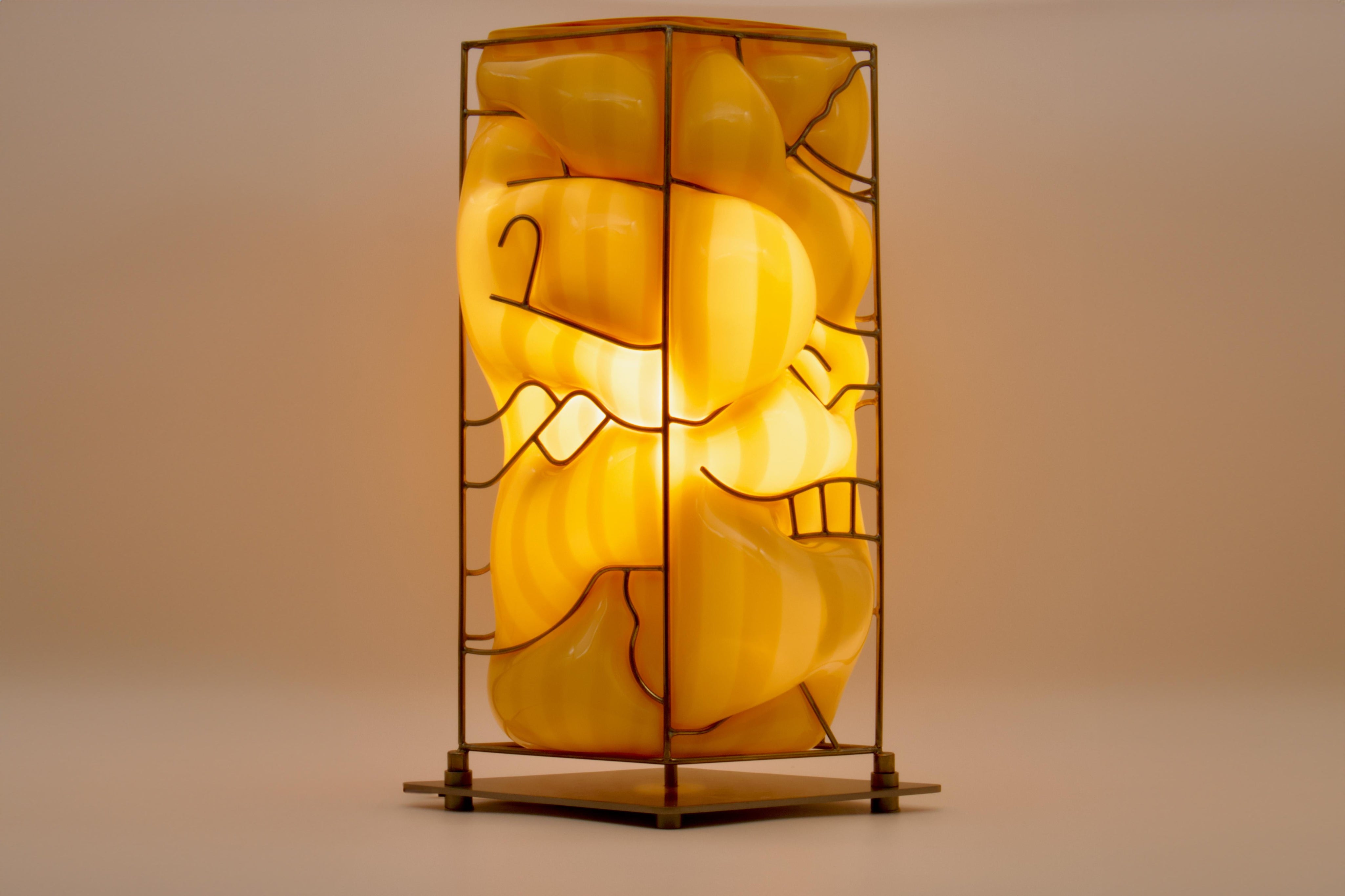 Totem_Glass_Table_Floor_Lamp_by_Toso_&_Massari_for_Venini,_2001,_Italy