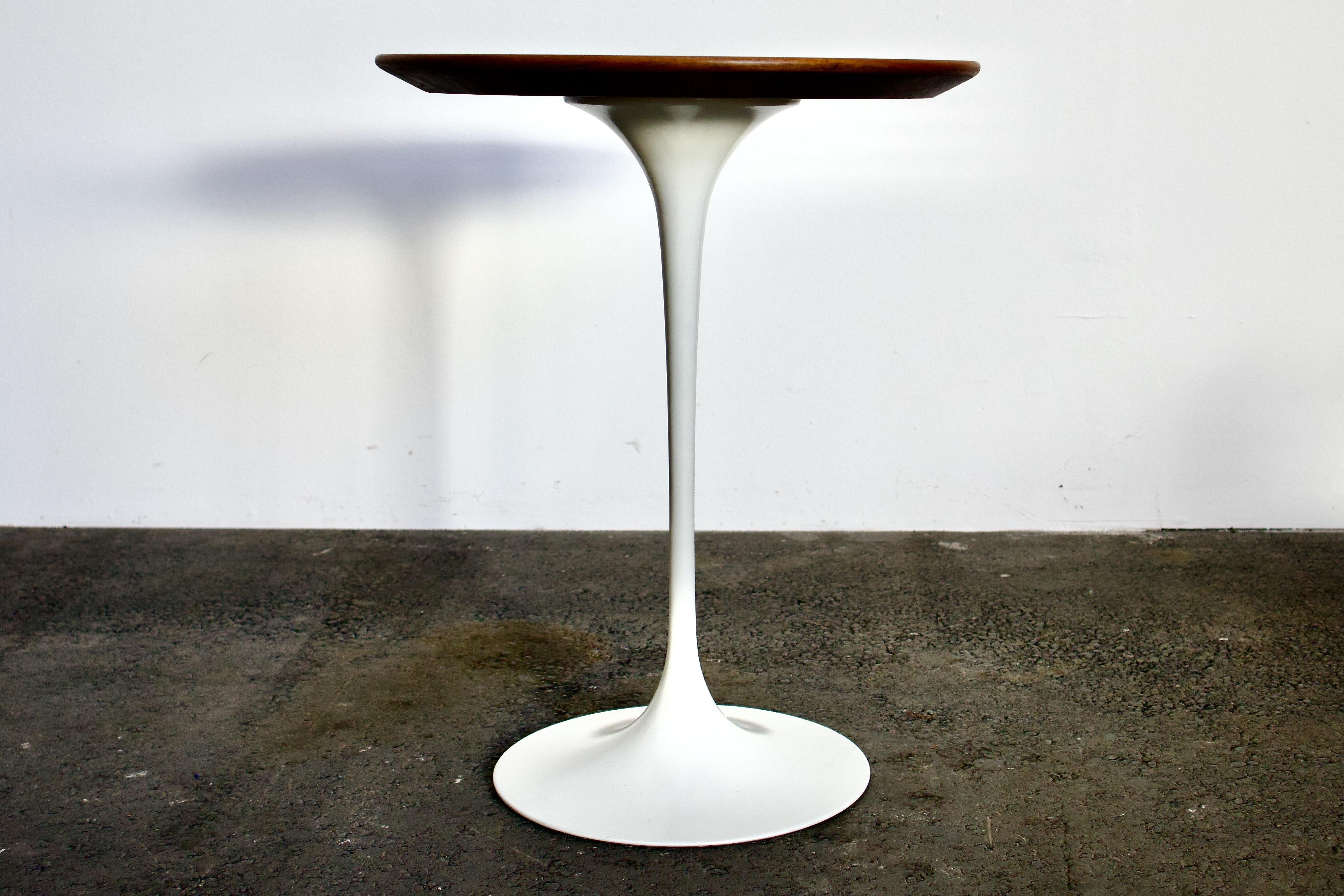 Tulip_Side_Table,_Eero_Saarinen_For_Knoll_International,_Walnut,_1960s,_Germany