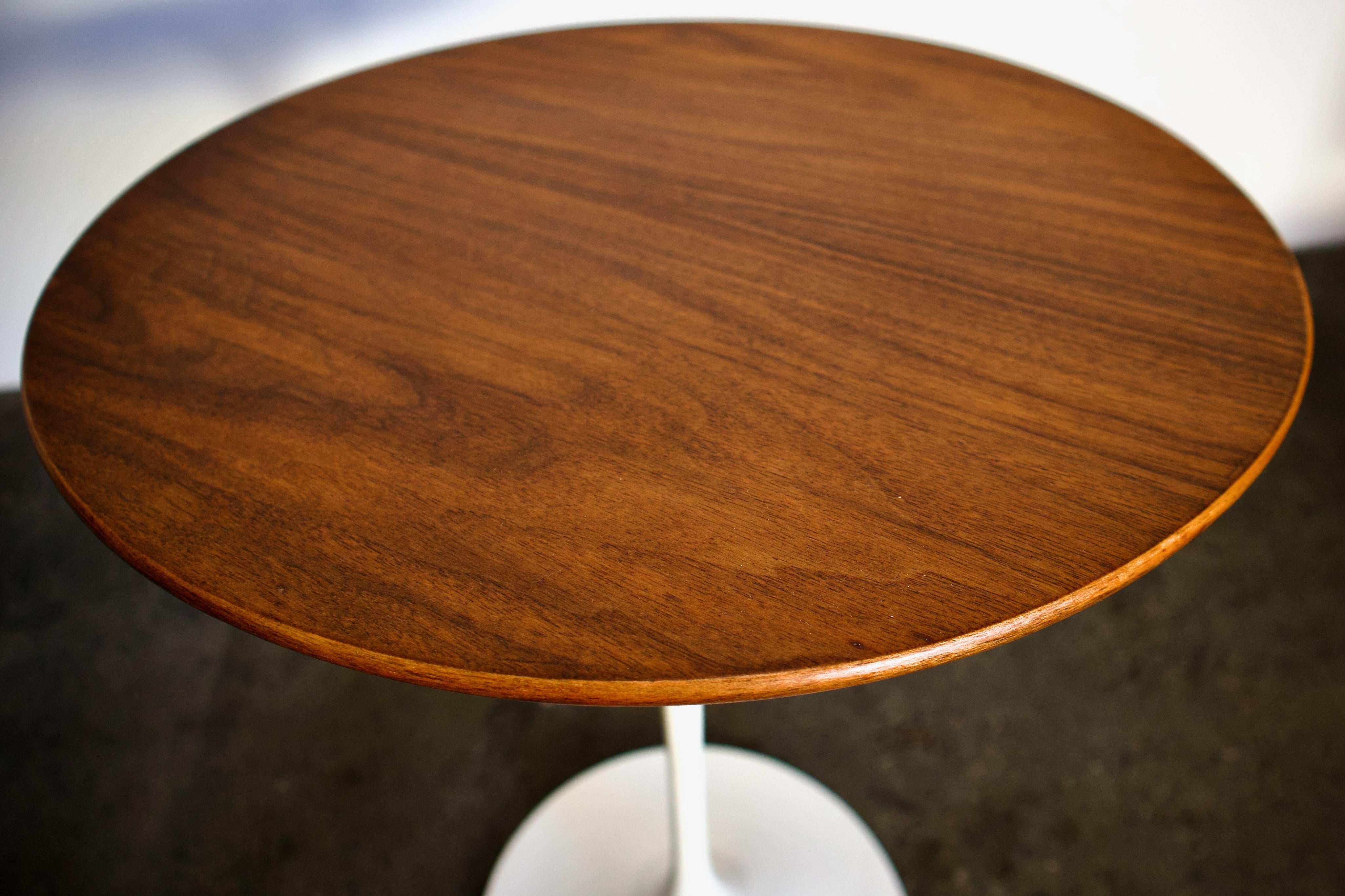 Tulip_Side_Table,_Eero_Saarinen_For_Knoll_International,_Walnut,_1960s,_Germany