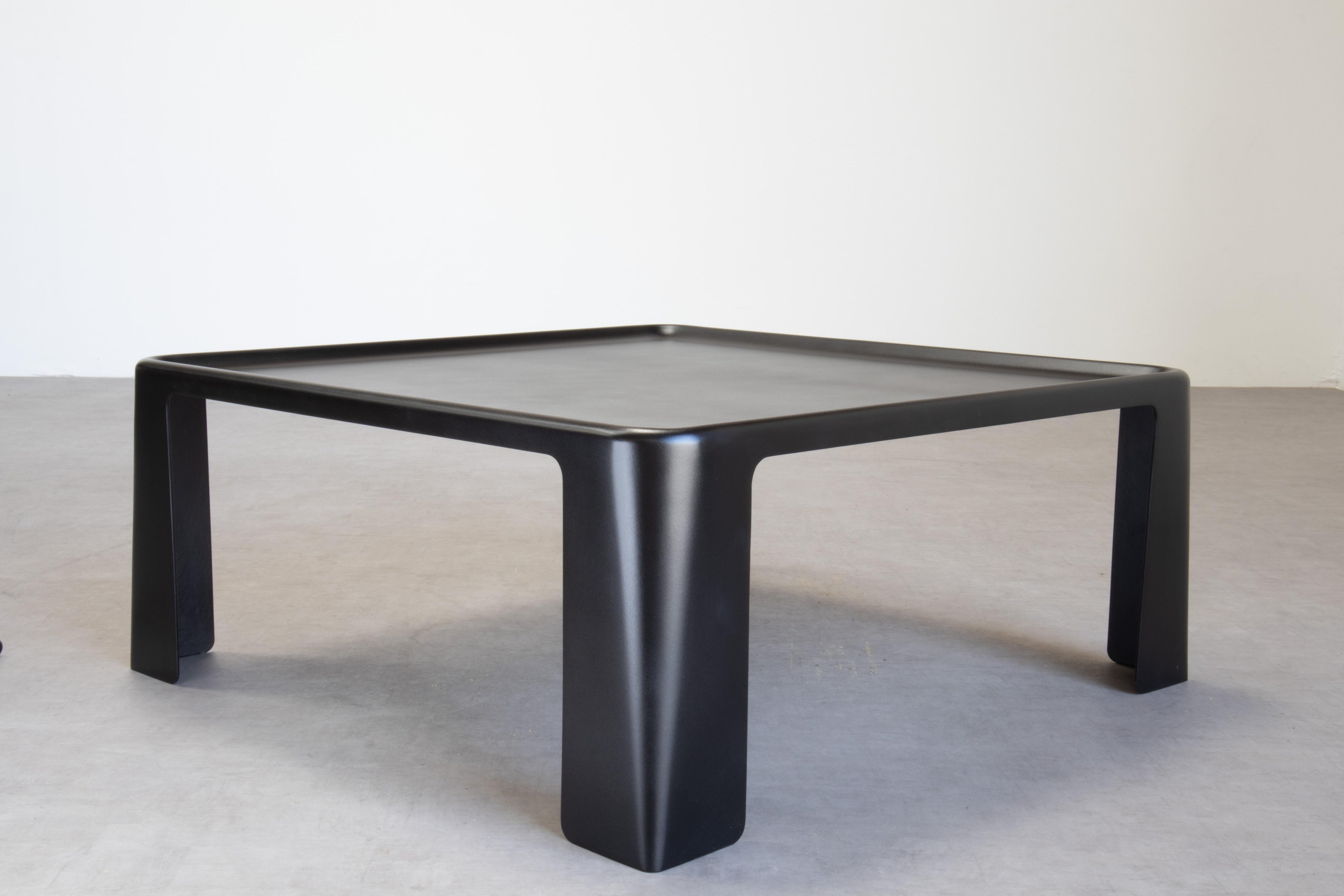 Coffee_Table,_Mario_Bellini_For_C&B_Italia,_Fiberglass,_1970s,_Italy