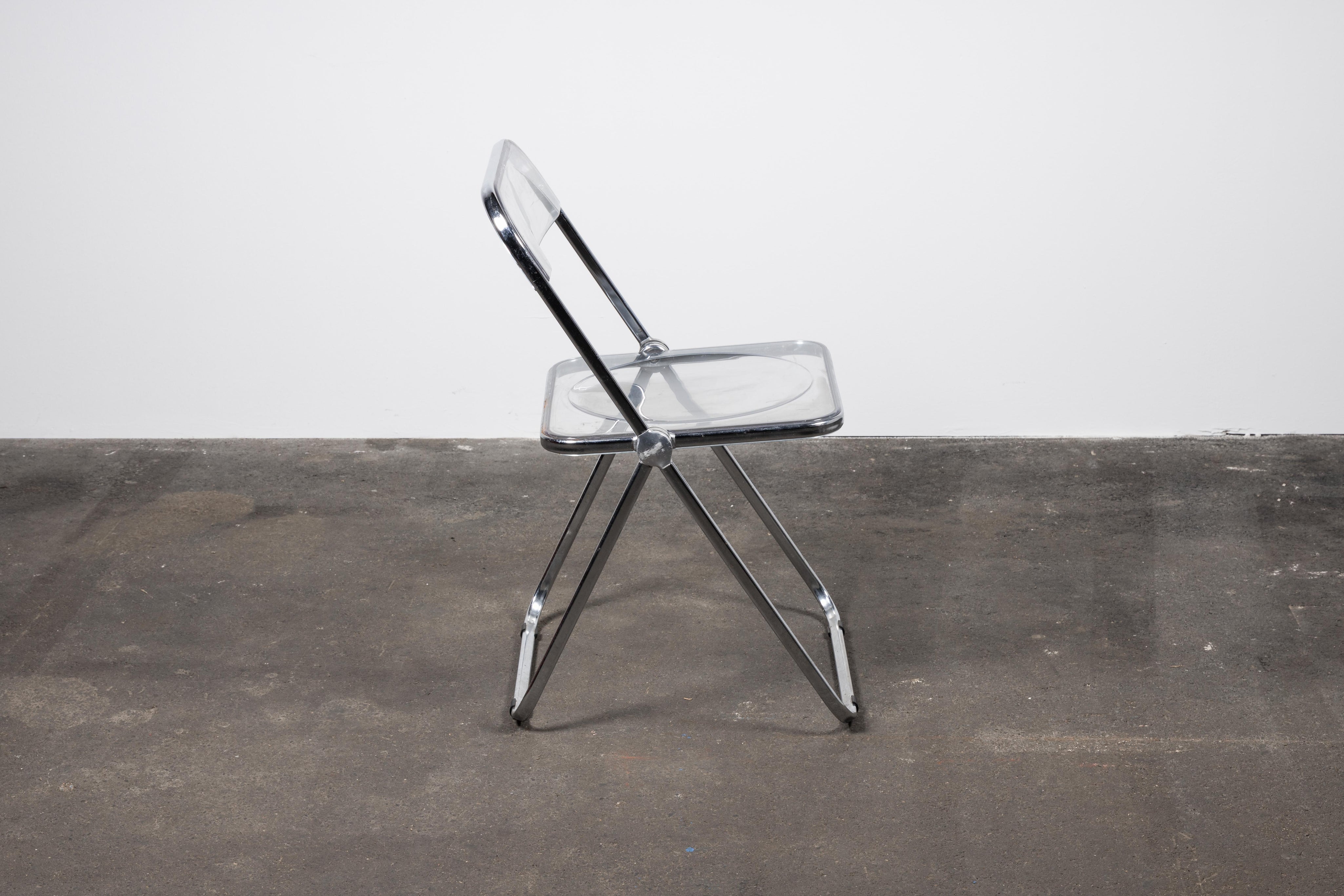 Plia_Folding_Chair,_Giancarlo_Piretti_For_Castelli,_Lucite_Chrome,_1960s,_Italy