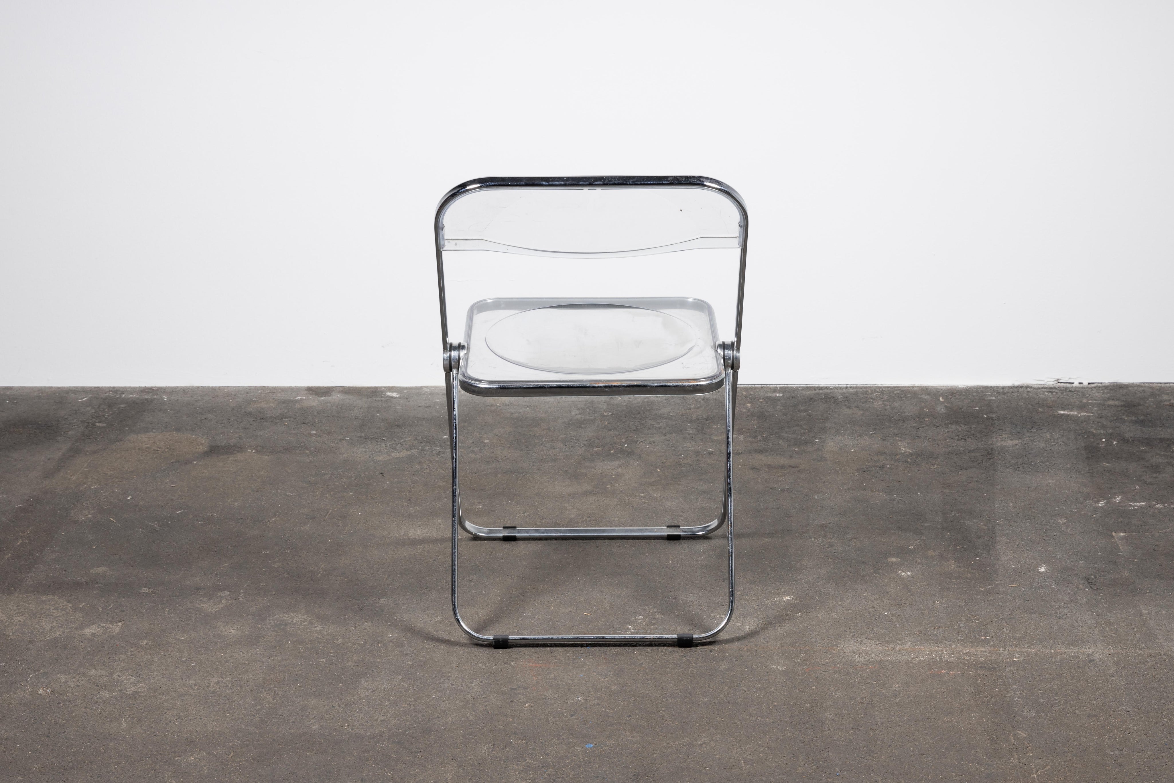 Plia_Folding_Chair,_Giancarlo_Piretti_For_Castelli,_Lucite_Chrome,_1960s,_Italy