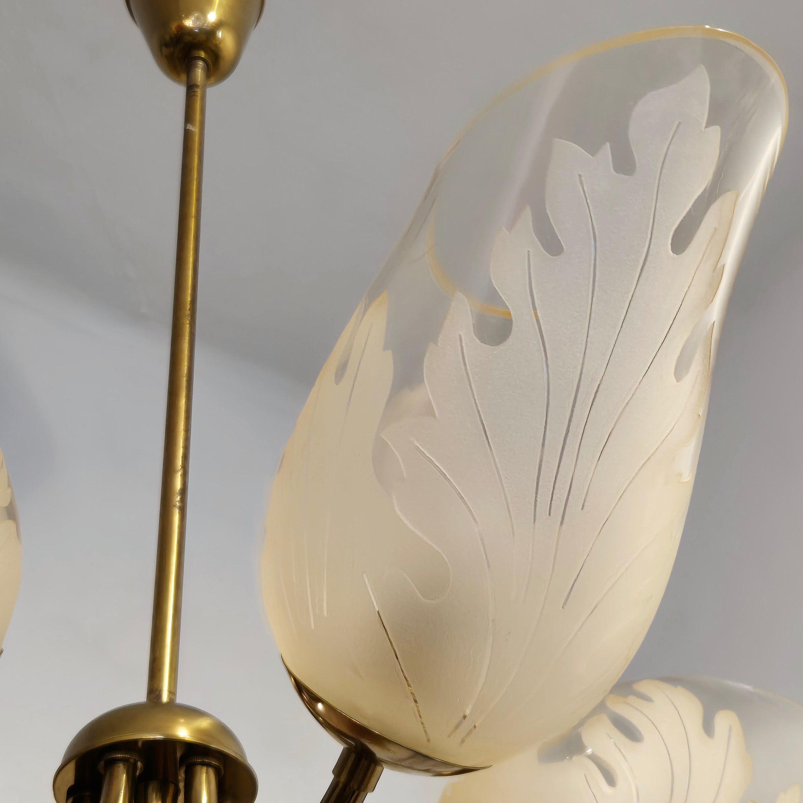 Swedish_Modern_pendant_by_Carl_Erik_Bodén_for_Glössner,_mid-1900s.