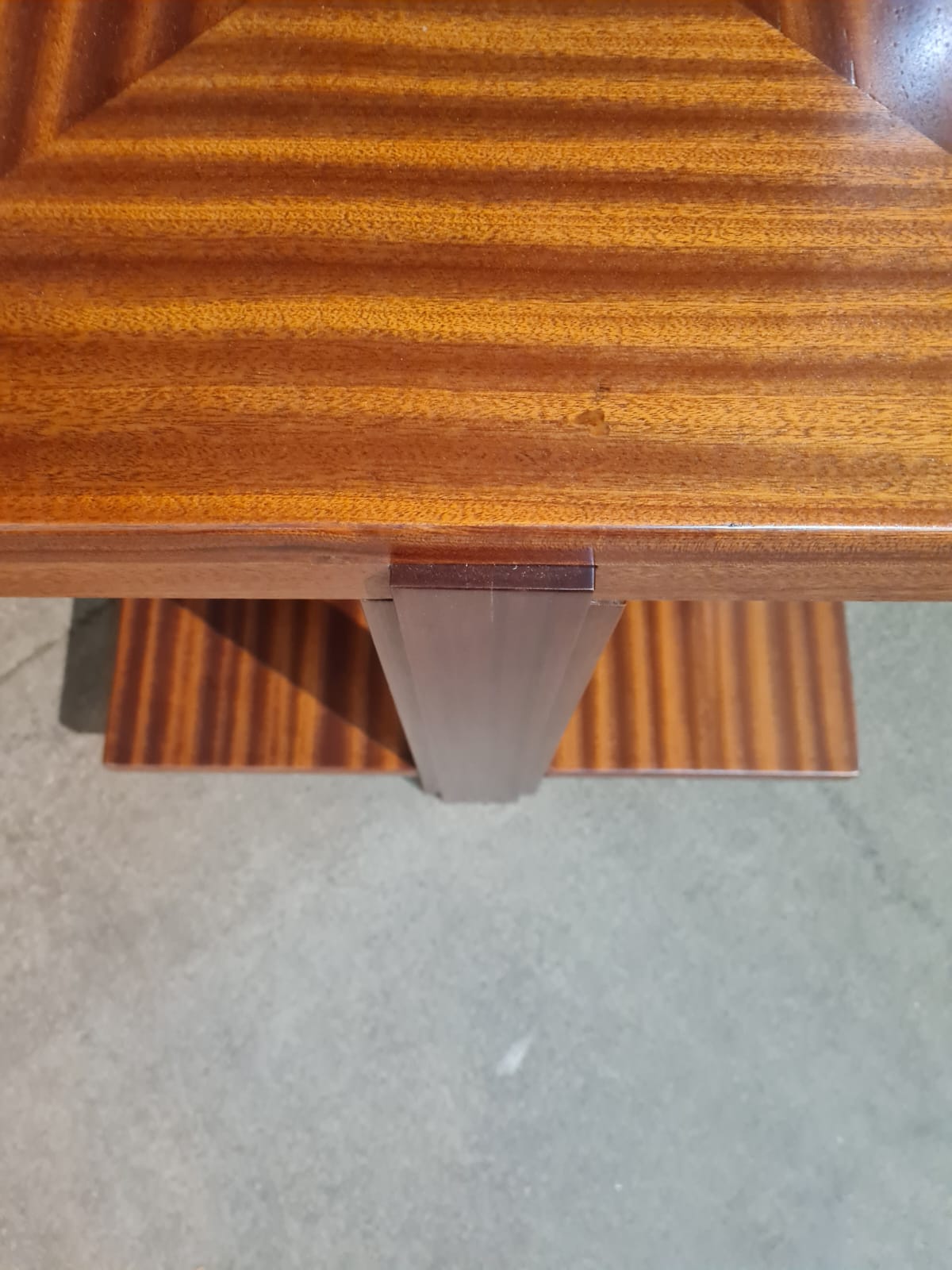 Art_Deco_Coffee_Table_in_Mahagony