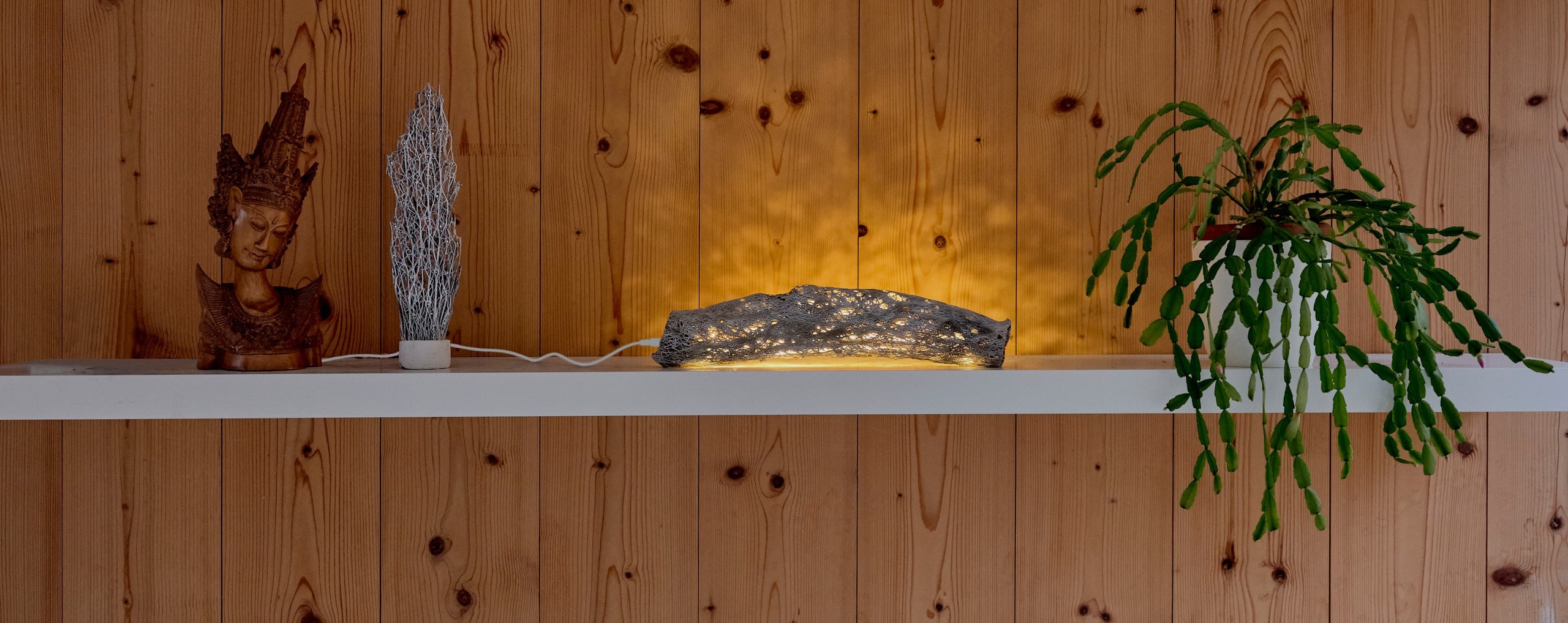 Caktus_trunk_2_Table_Lamp