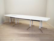 Conference_table,_Danish_design,_2016,_designer:_Paul_Leroy,_manufacturer:_Paustian