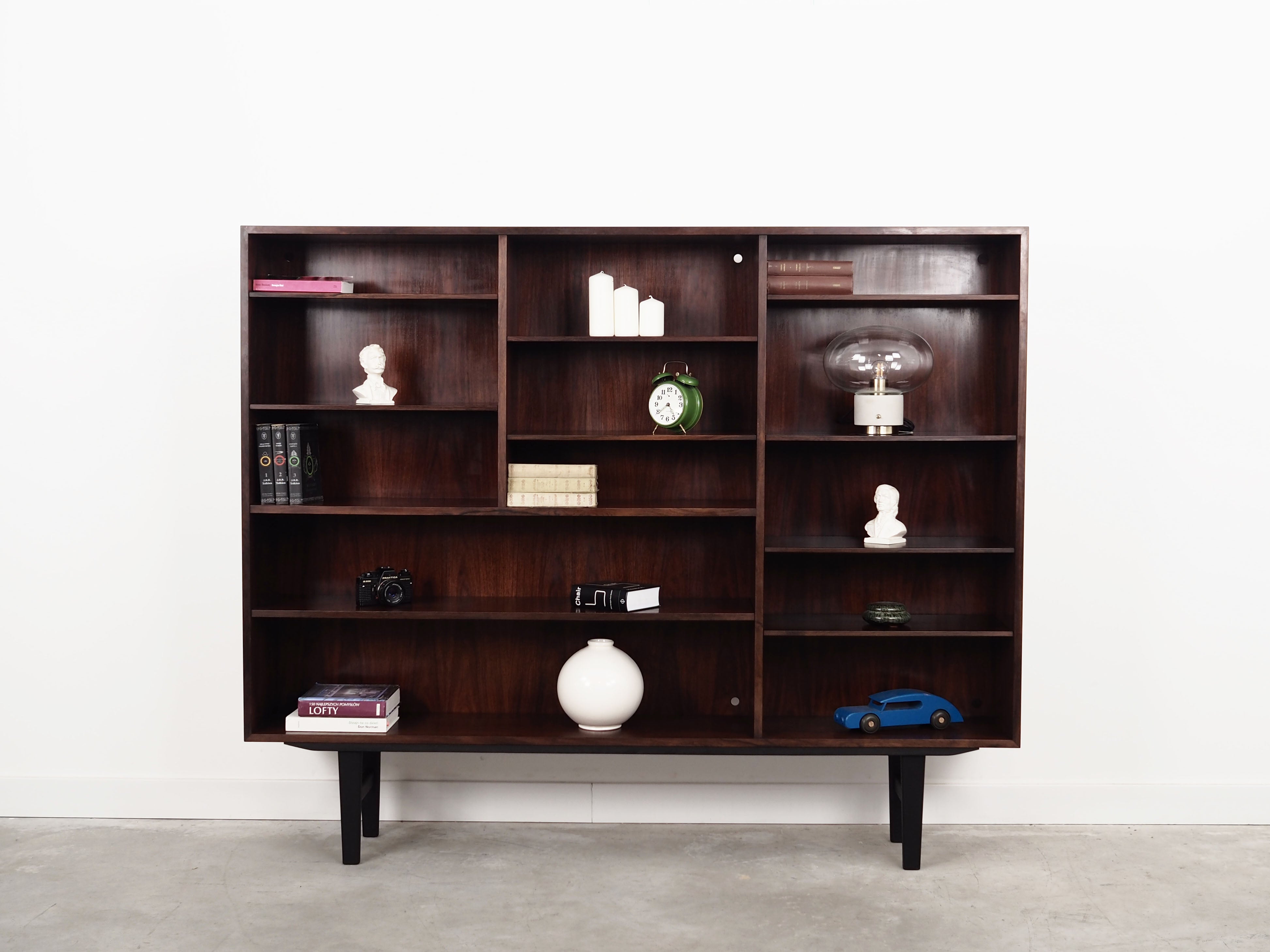 Rosewood_bookcase,_Danish_design,_1970s,_manufacturer:_Omann_Jun