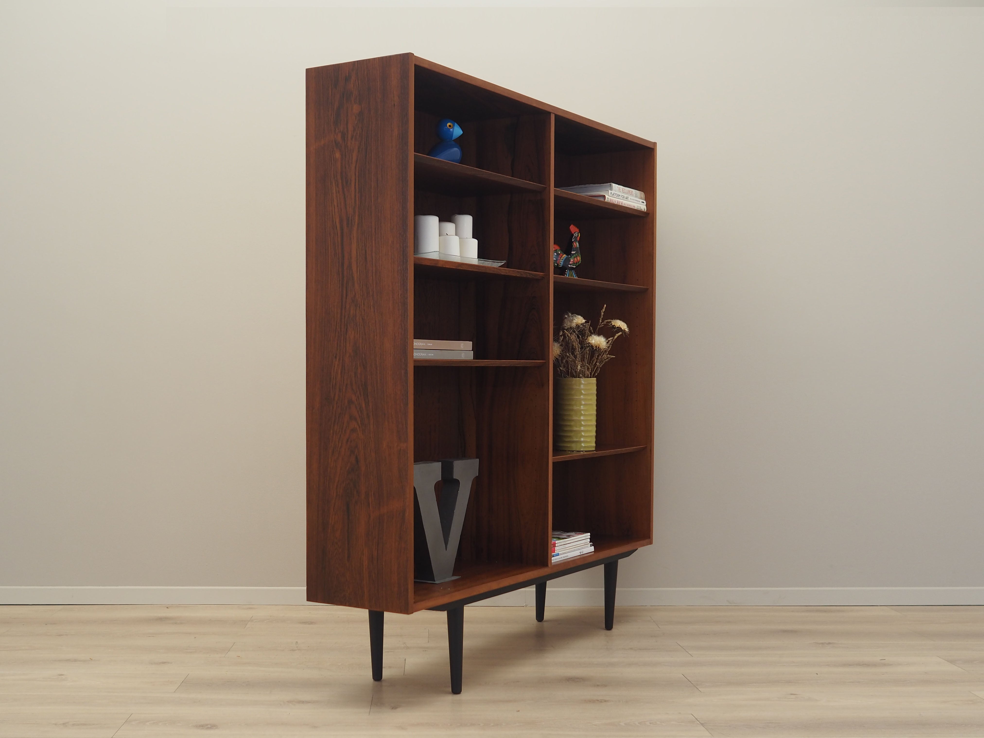 1970s_Danish_Rosewood_Bookcase_by_Hundevad_&_Co.,_Six_Adjustable_Shelves