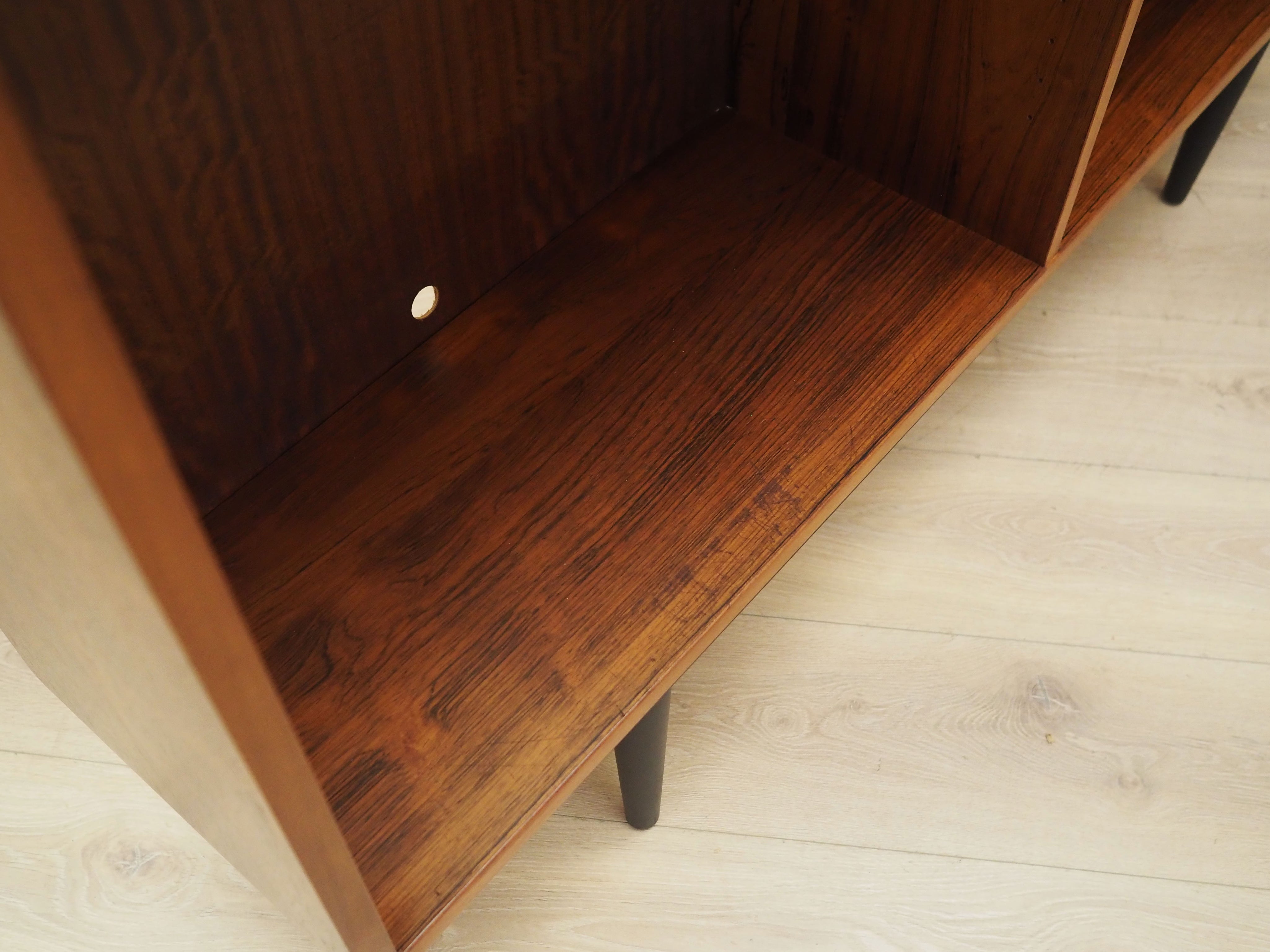 1970s_Danish_Rosewood_Bookcase_by_Hundevad_&_Co.,_Six_Adjustable_Shelves