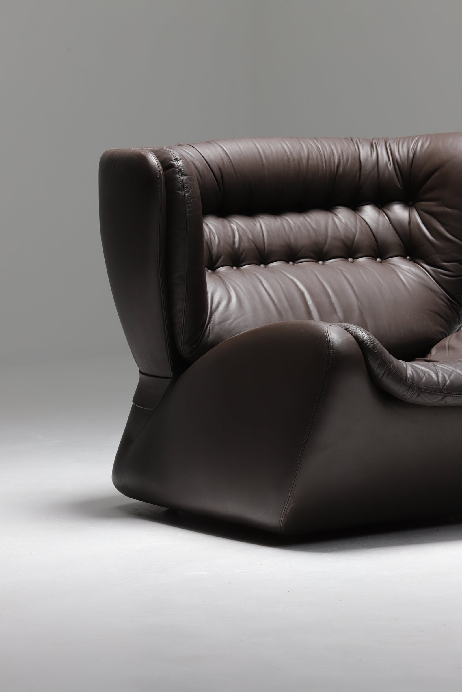 Pasha_Lounge_Chair_by_Durlet,_Sculptural_One-Seat_Sofa,_1970s