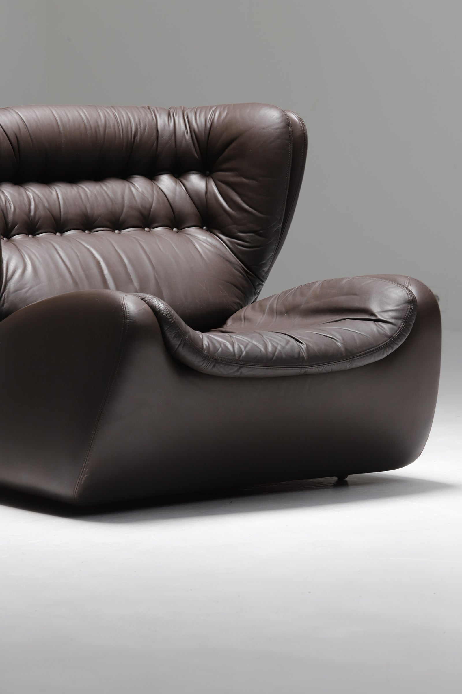 Pasha_Lounge_Chair_by_Durlet,_Sculptural_One-Seat_Sofa,_1970s