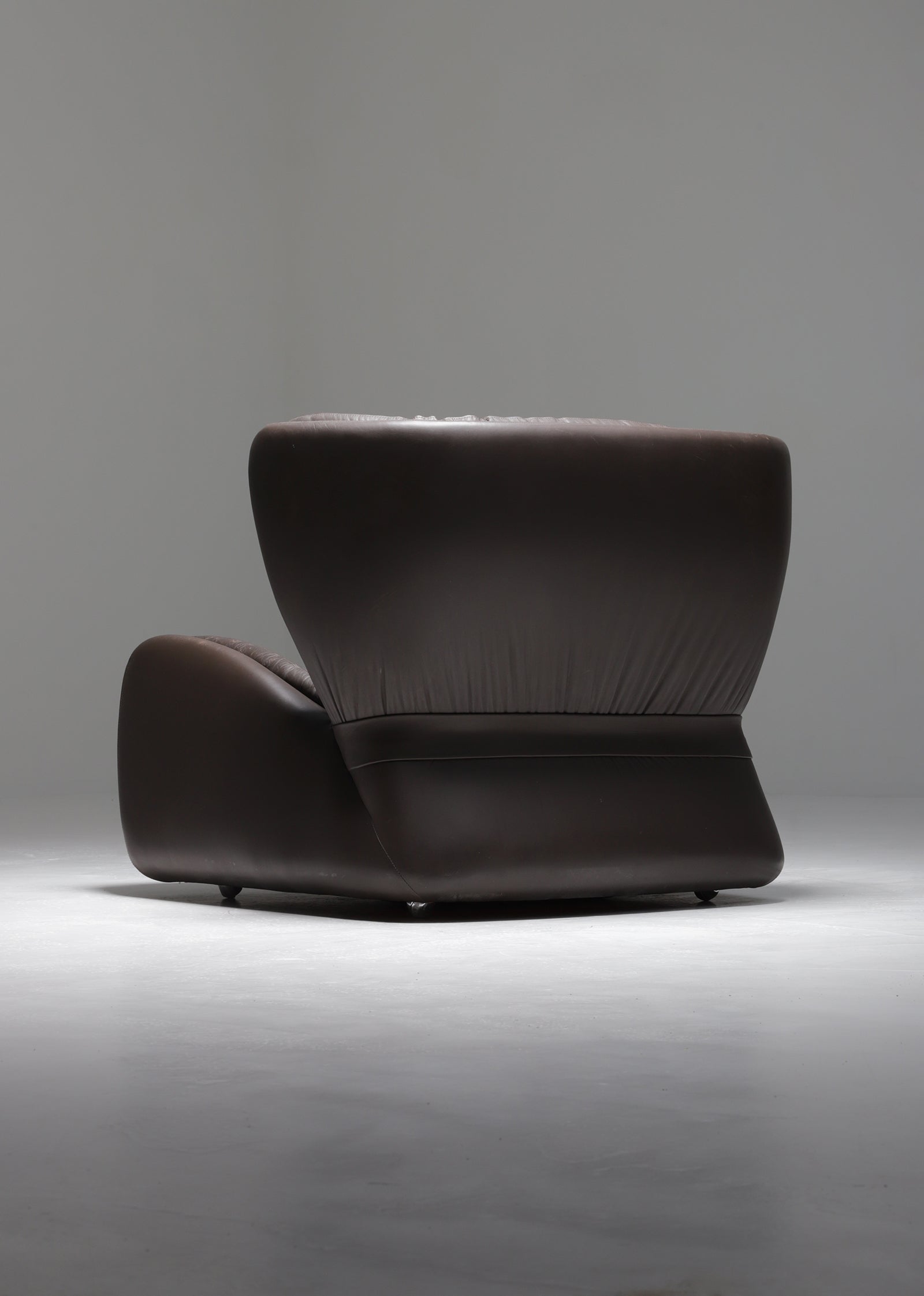 Pasha_Lounge_Chair_by_Durlet,_Sculptural_One-Seat_Sofa,_1970s