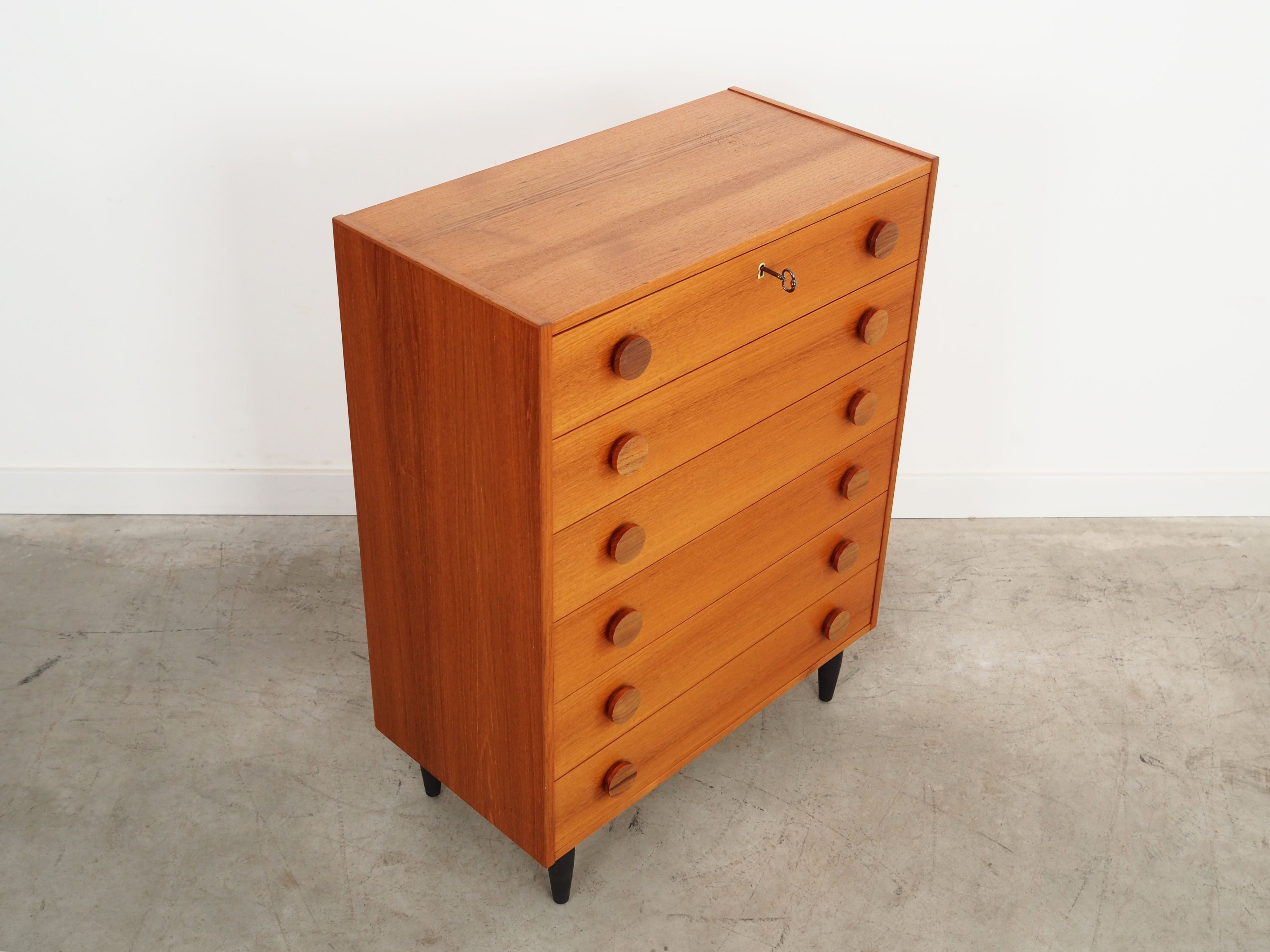 Teak_chest_of_drawers,_Danish_design,_1960s,_production:_Denmark
