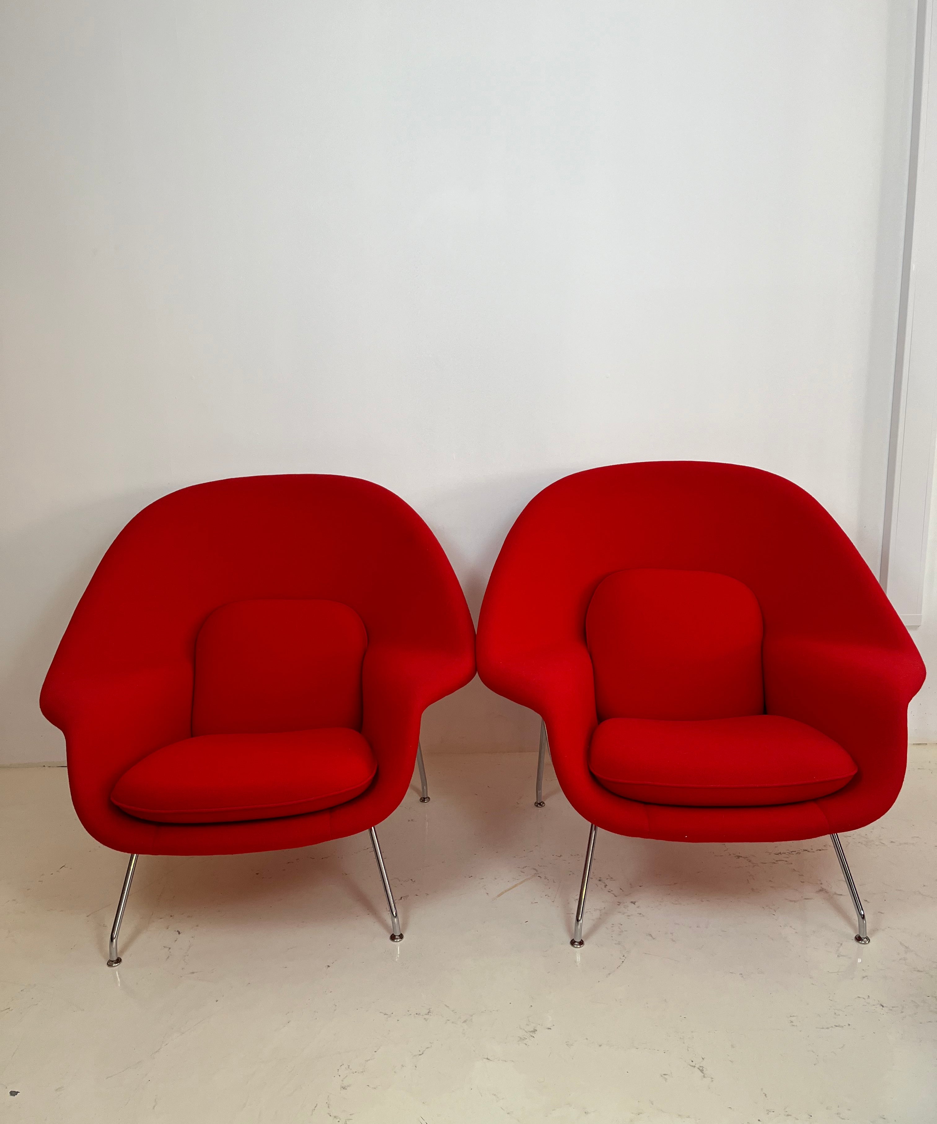 Womb_Armchairs_byo_Eero_Saarinen,_Set_of_2