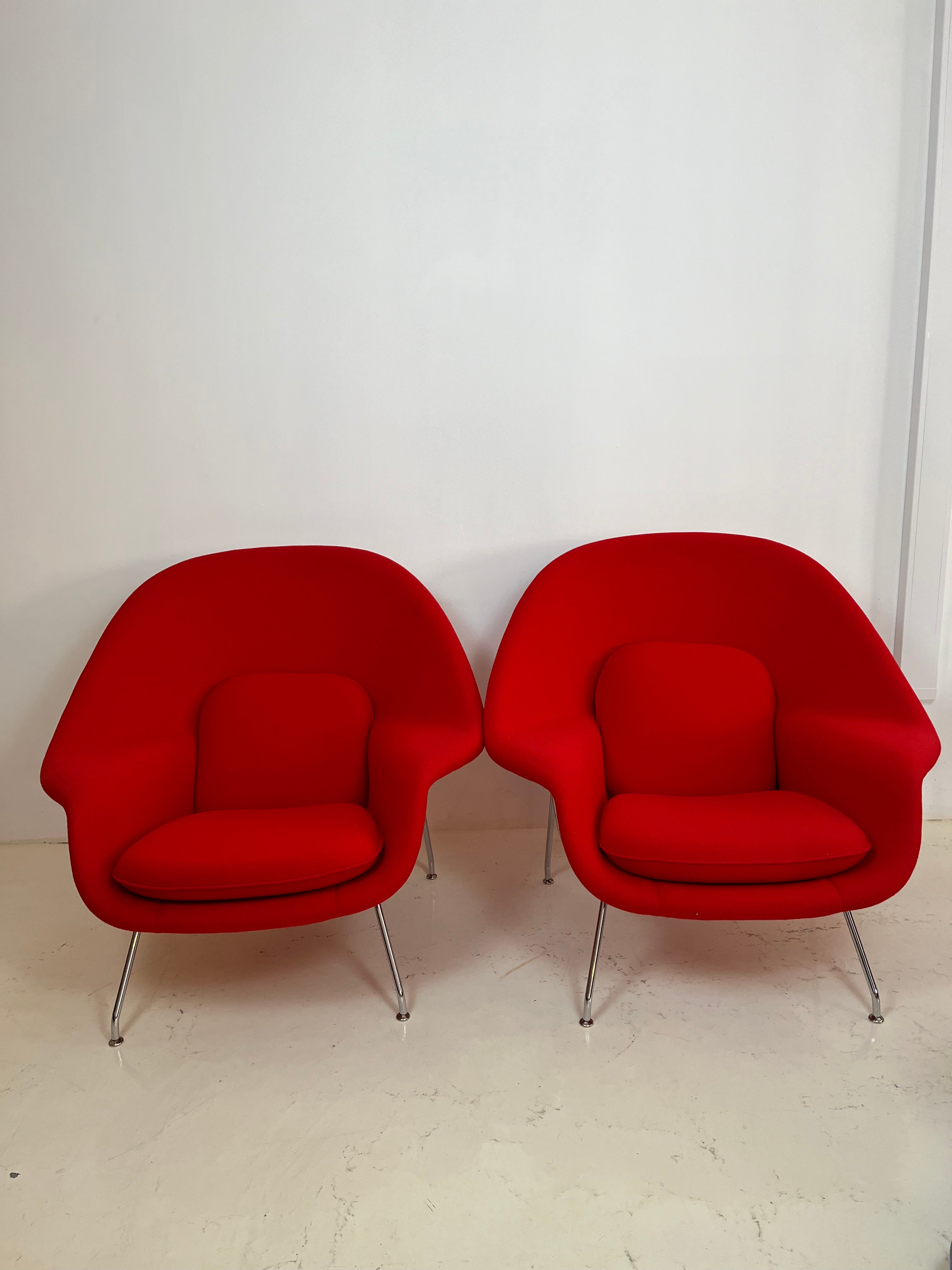 Womb_Armchairs_byo_Eero_Saarinen,_Set_of_2