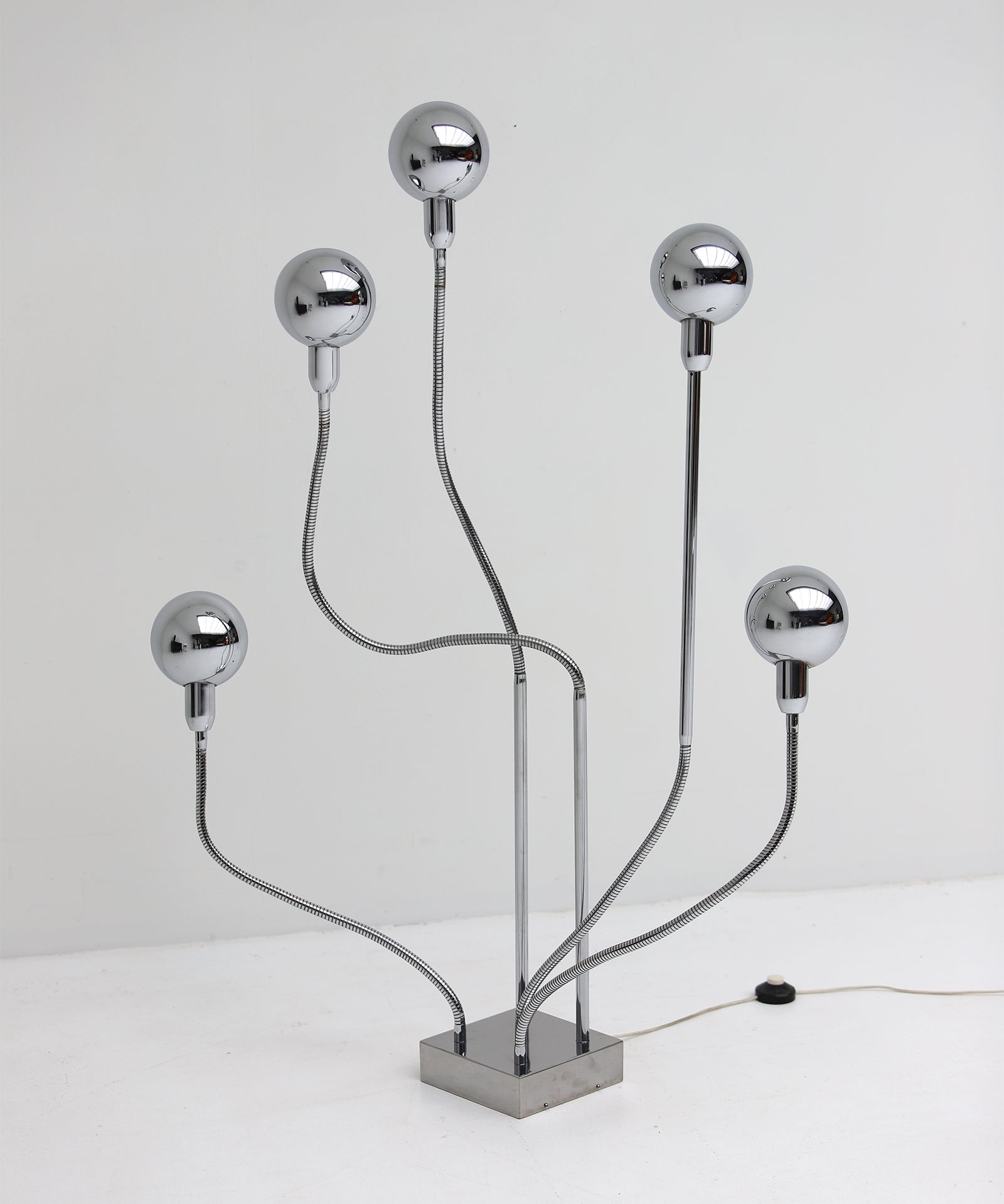 The_Hydra_chrome_floor_lamp_by_Pierre_Folie_1969_by_Jacques_Charpentier.
