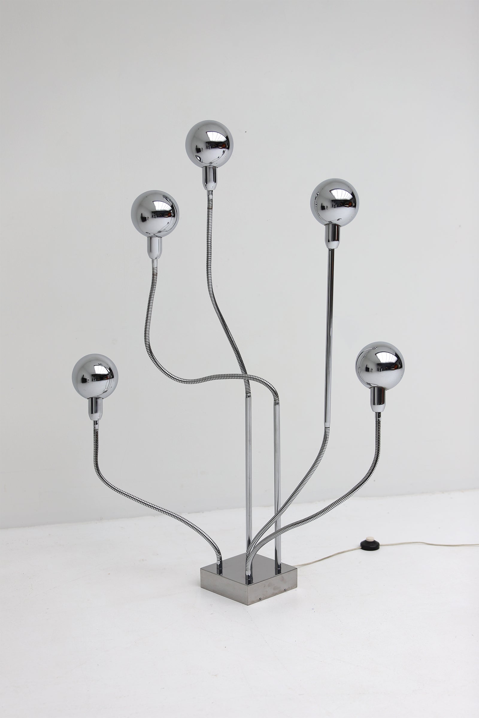 The_Hydra_chrome_floor_lamp_by_Pierre_Folie_1969_by_Jacques_Charpentier.