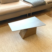 om21_side/night_table