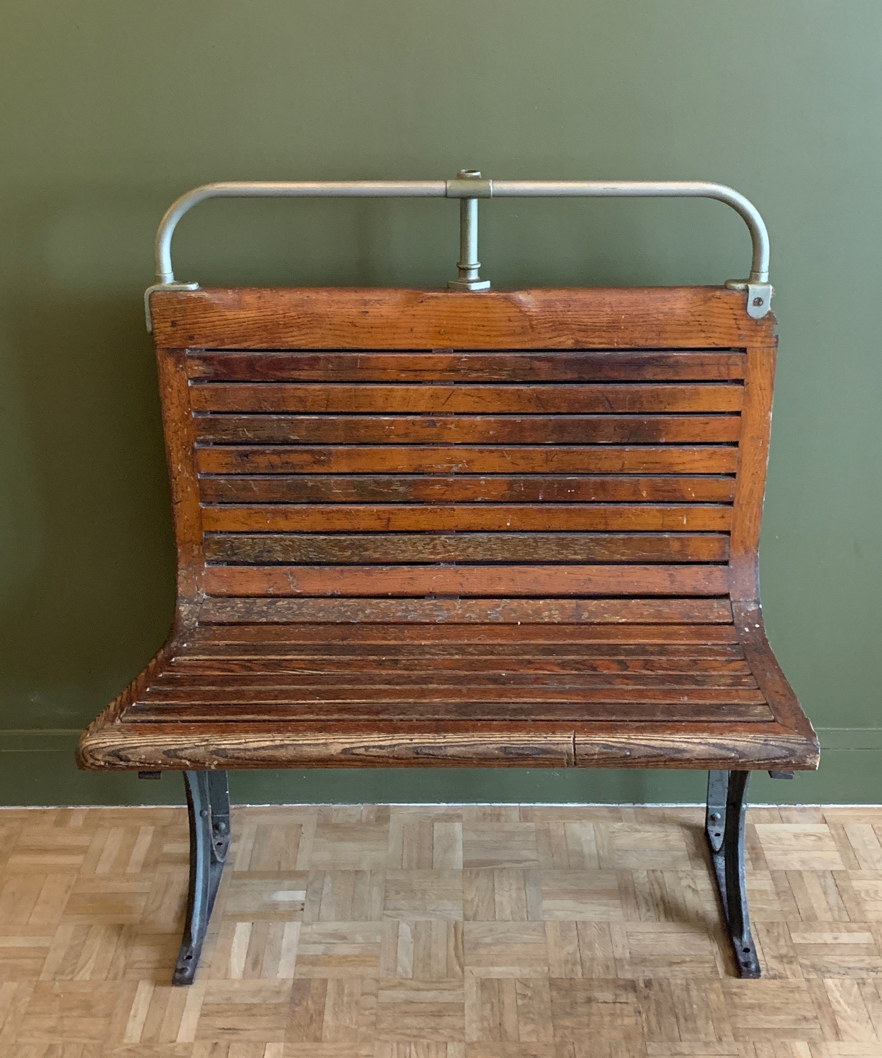 Paris_Metro_Car_Bench_c1920