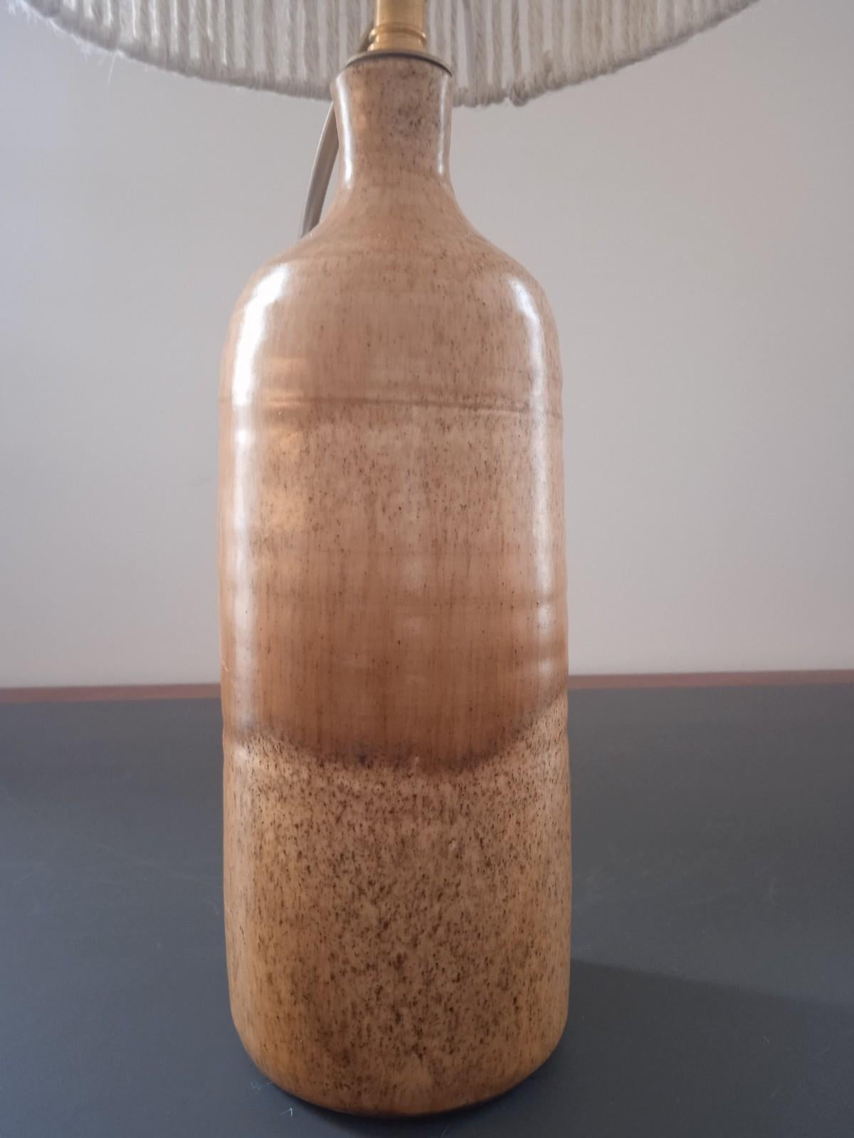 Mid-Centrury_French_Ceramic_Table_Lamp_with_Lampshade_in_Rope