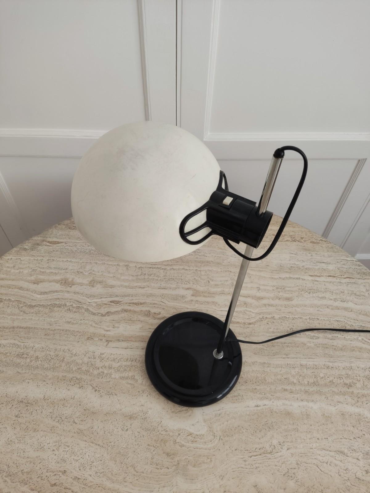 Vintage_Lamp_by_Harvey_Guzzini