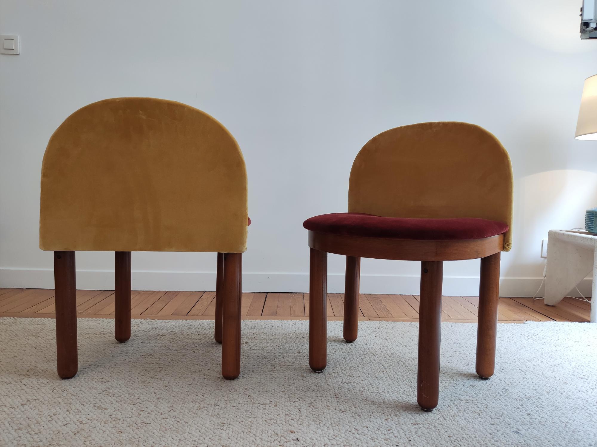 Set_of_2_italian_wood_and_velvet_chairs