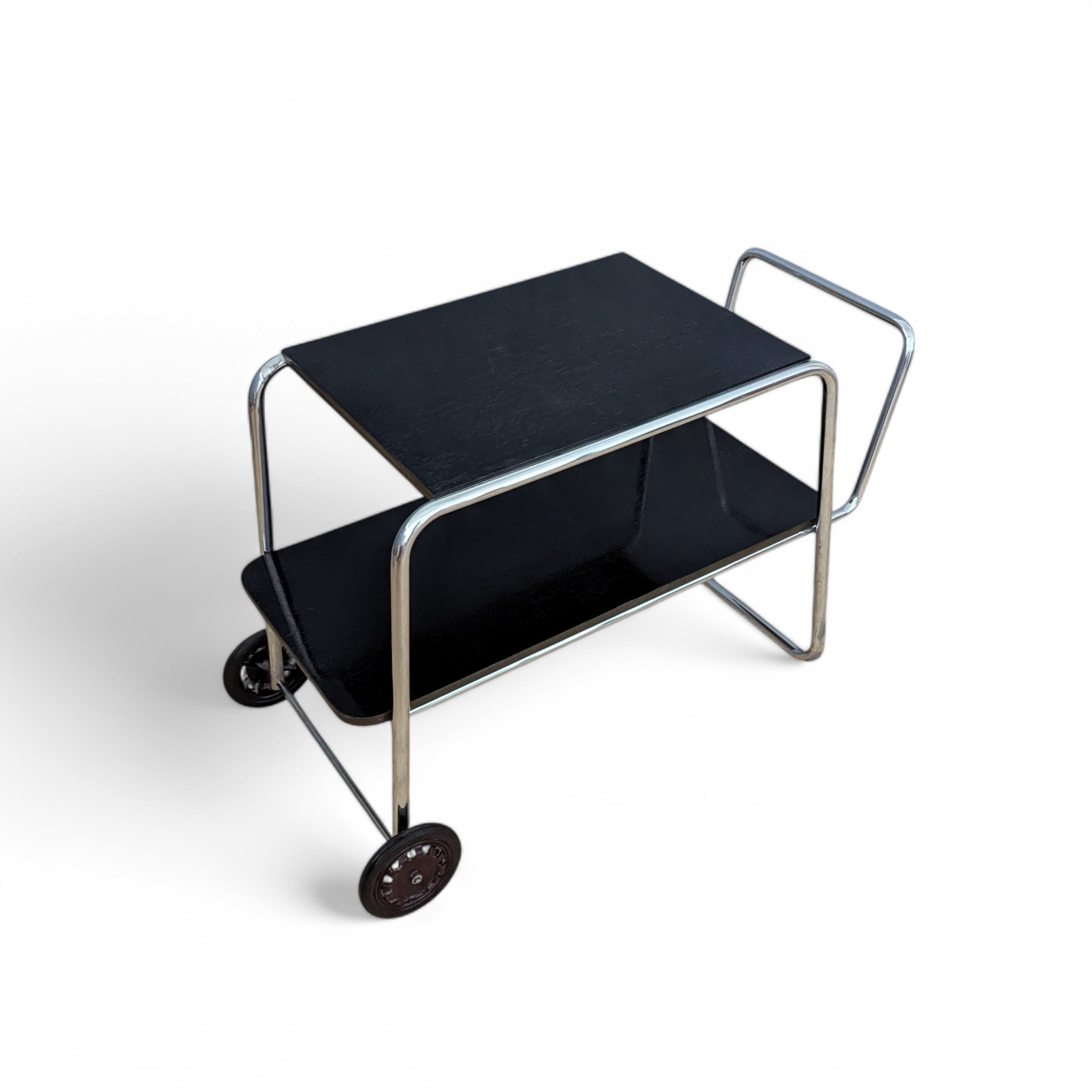 Bauhaus_tubular_steel_serving_cart_by_Robert_Slezák,_1930s