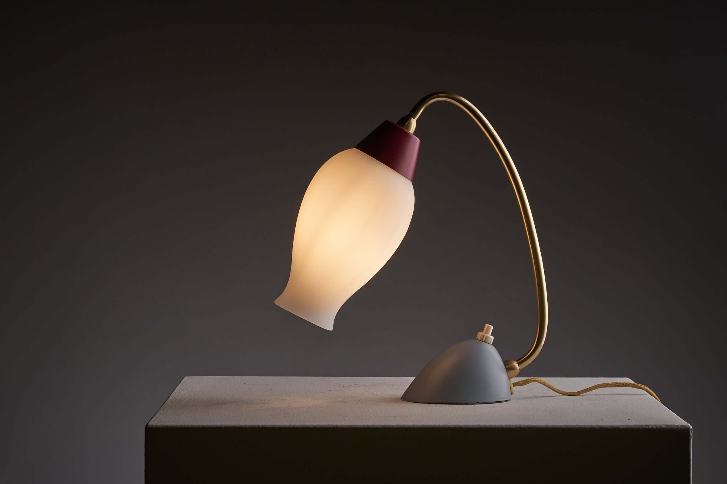 Tulip_Table_Lamp,_Opaline_Glass_&_Brass,_1950s,_Europe