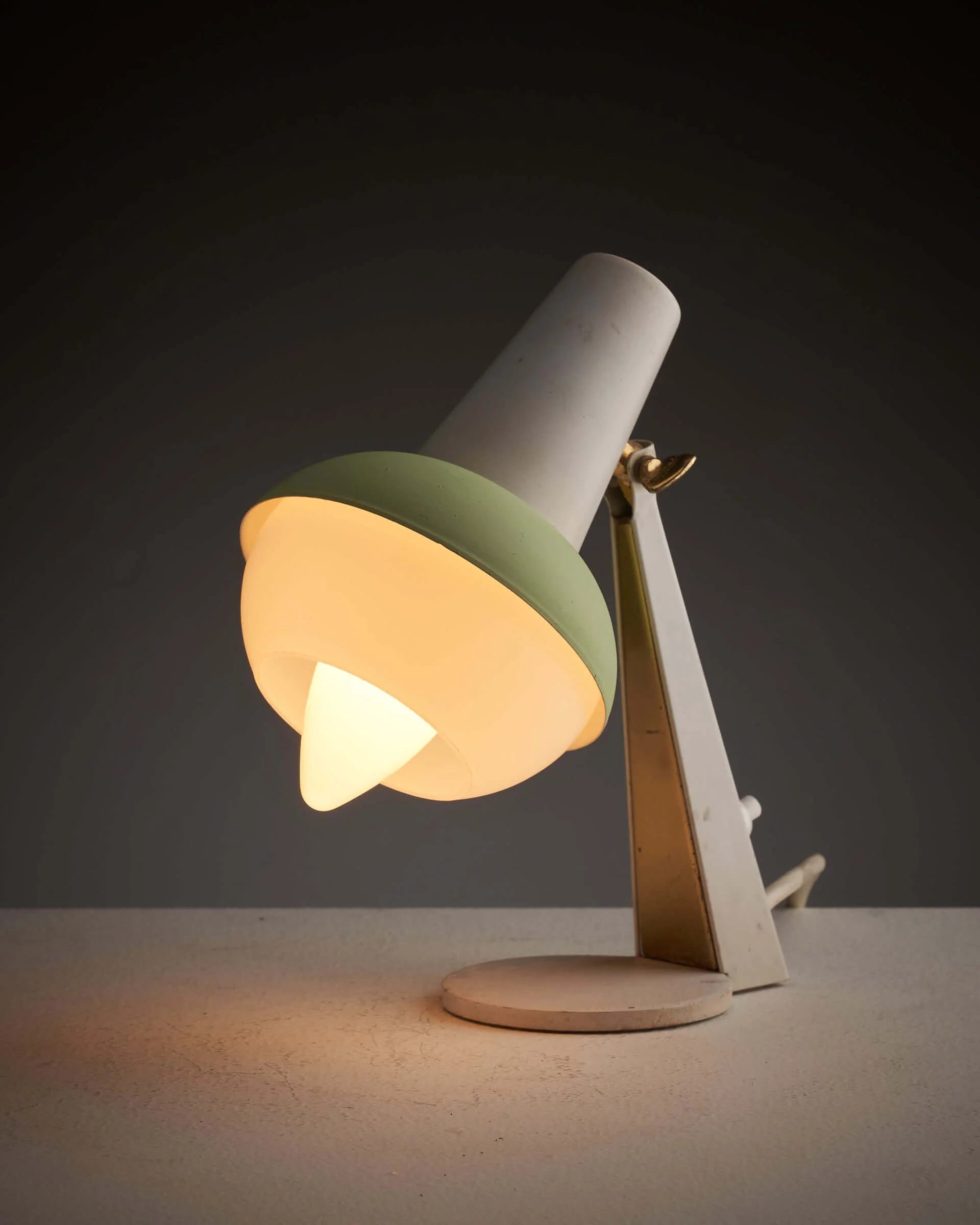 Table_Lamp,_Green_Metal_Shade,_Brass_Details,_1960s,_Europe