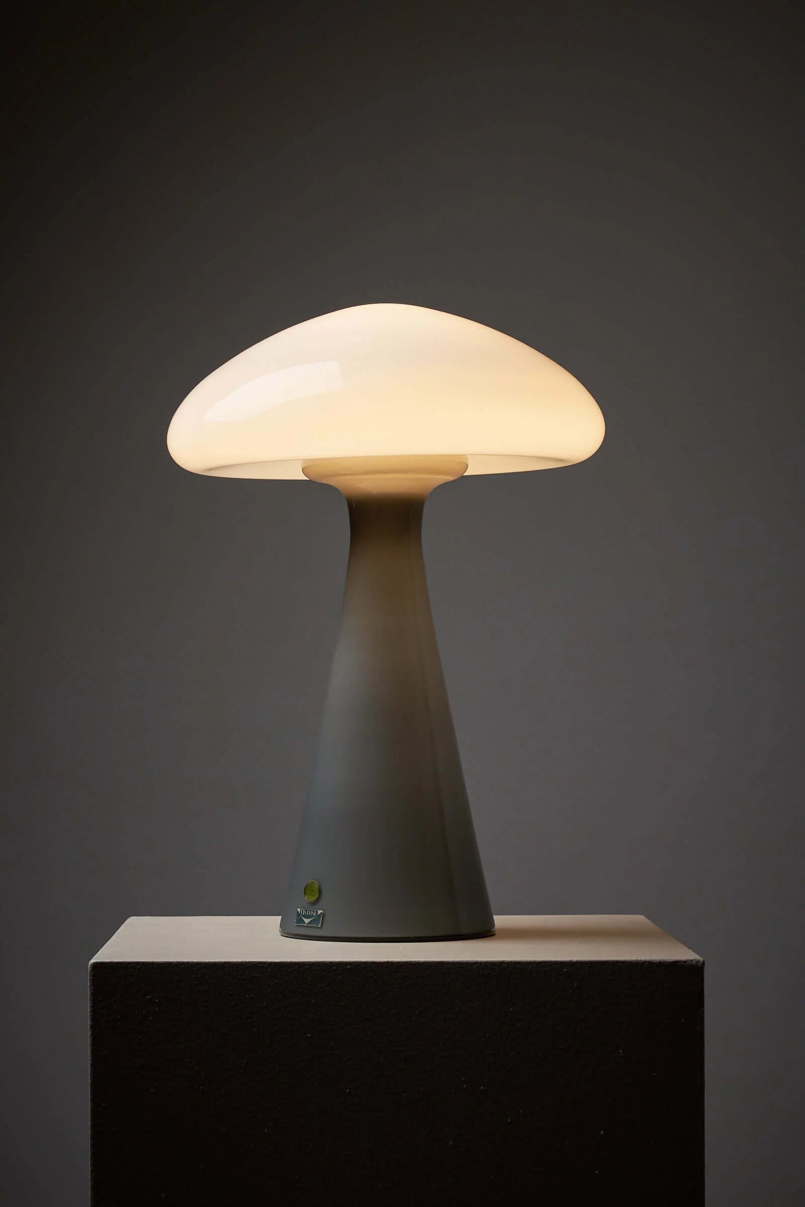 Mushroom_Table_Lamp,_Vistosi,_Murano_Glass,_1960s,_Italy