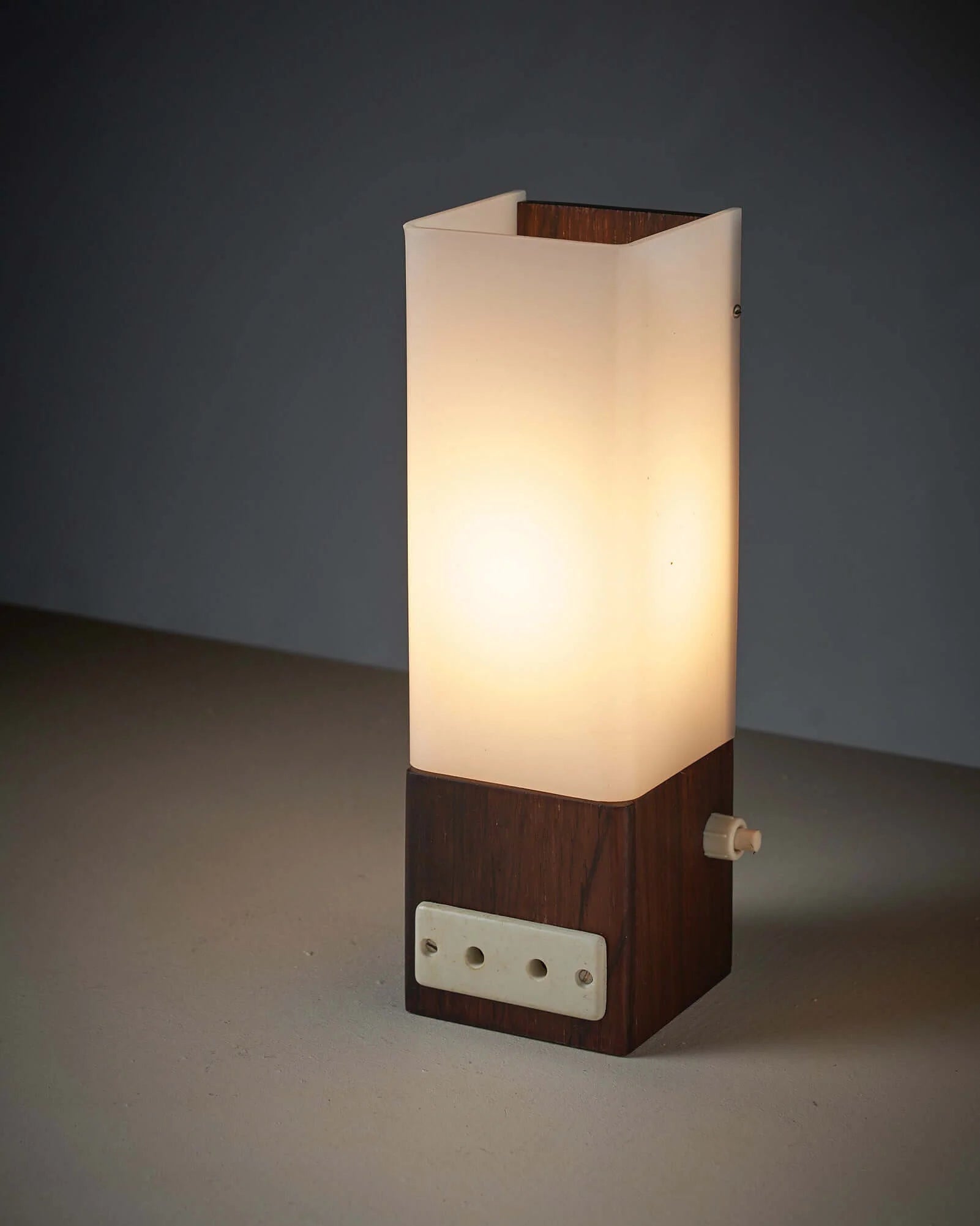 Table_Lamp,_Artiforte,_Rosewood,_1960s,_Netherlands