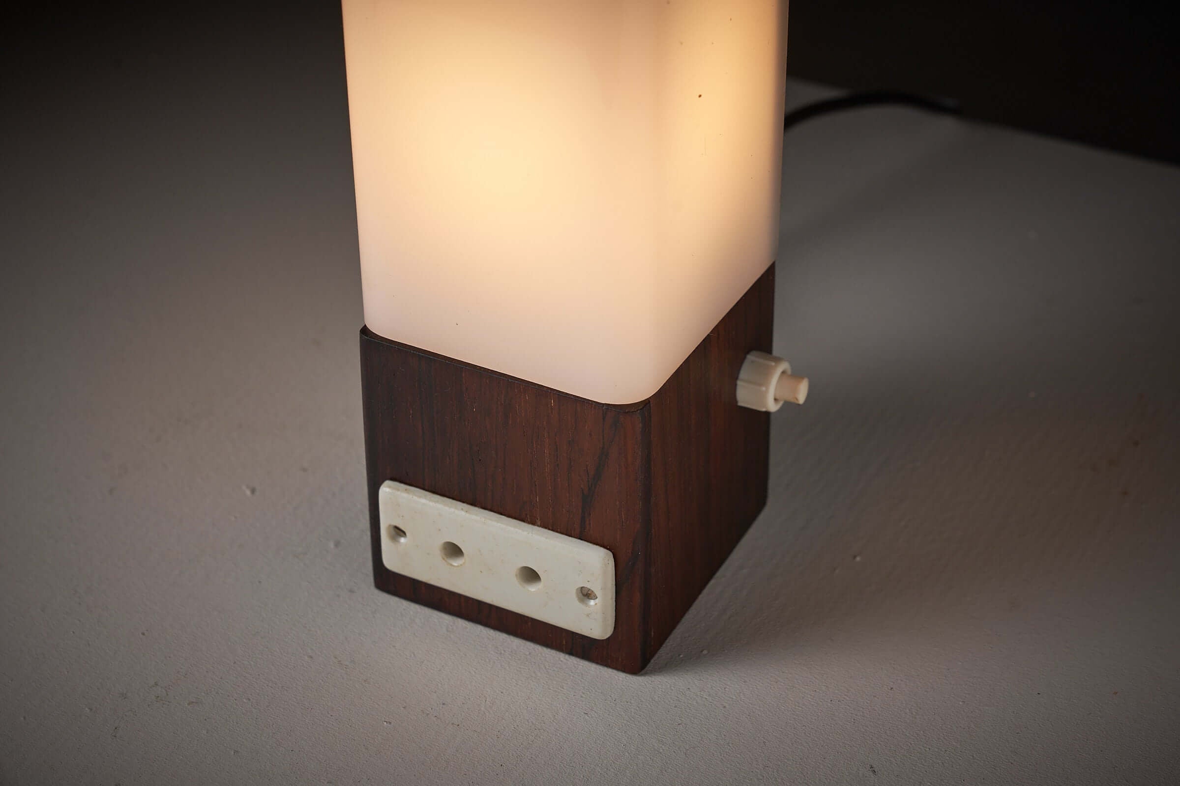 Table_Lamp,_Artiforte,_Rosewood,_1960s,_Netherlands