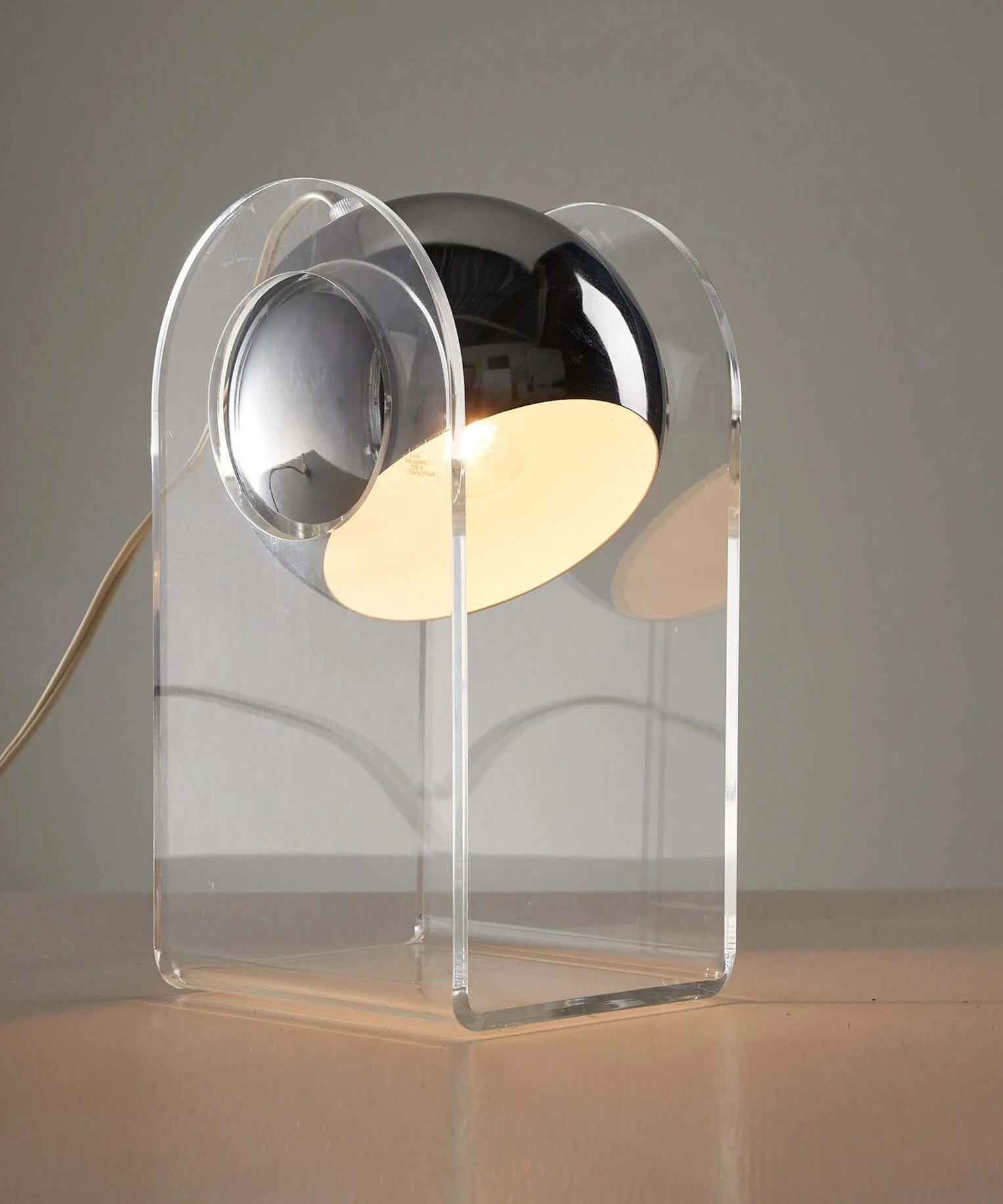Sarfatti_Style_Table_Lamp,_Chrome_&_Plexiglass,_1980s