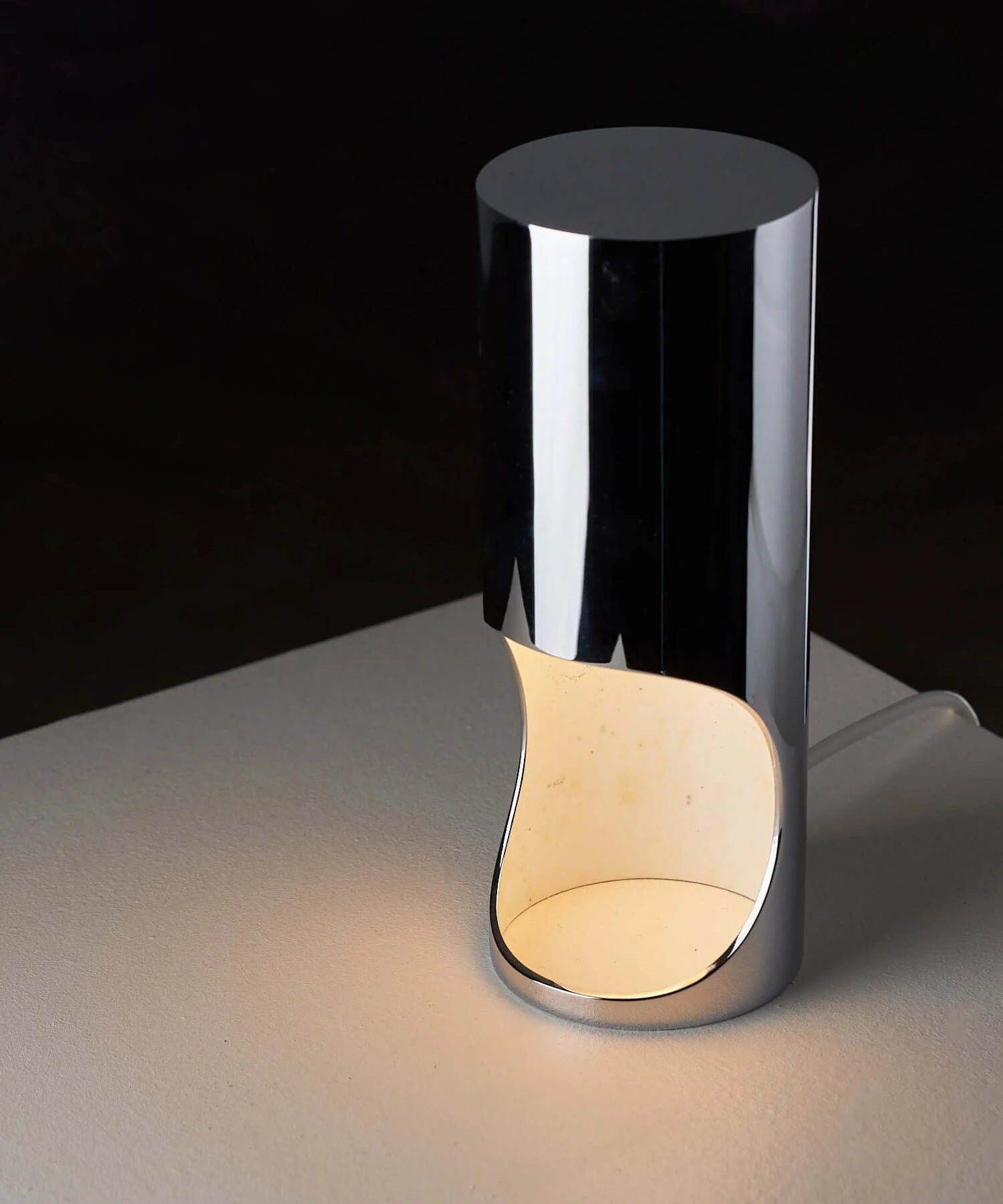 Chromed_Cylinder_Table_Lamp,_BAG_Turgi,_Steel,_1960s,_Switzerland