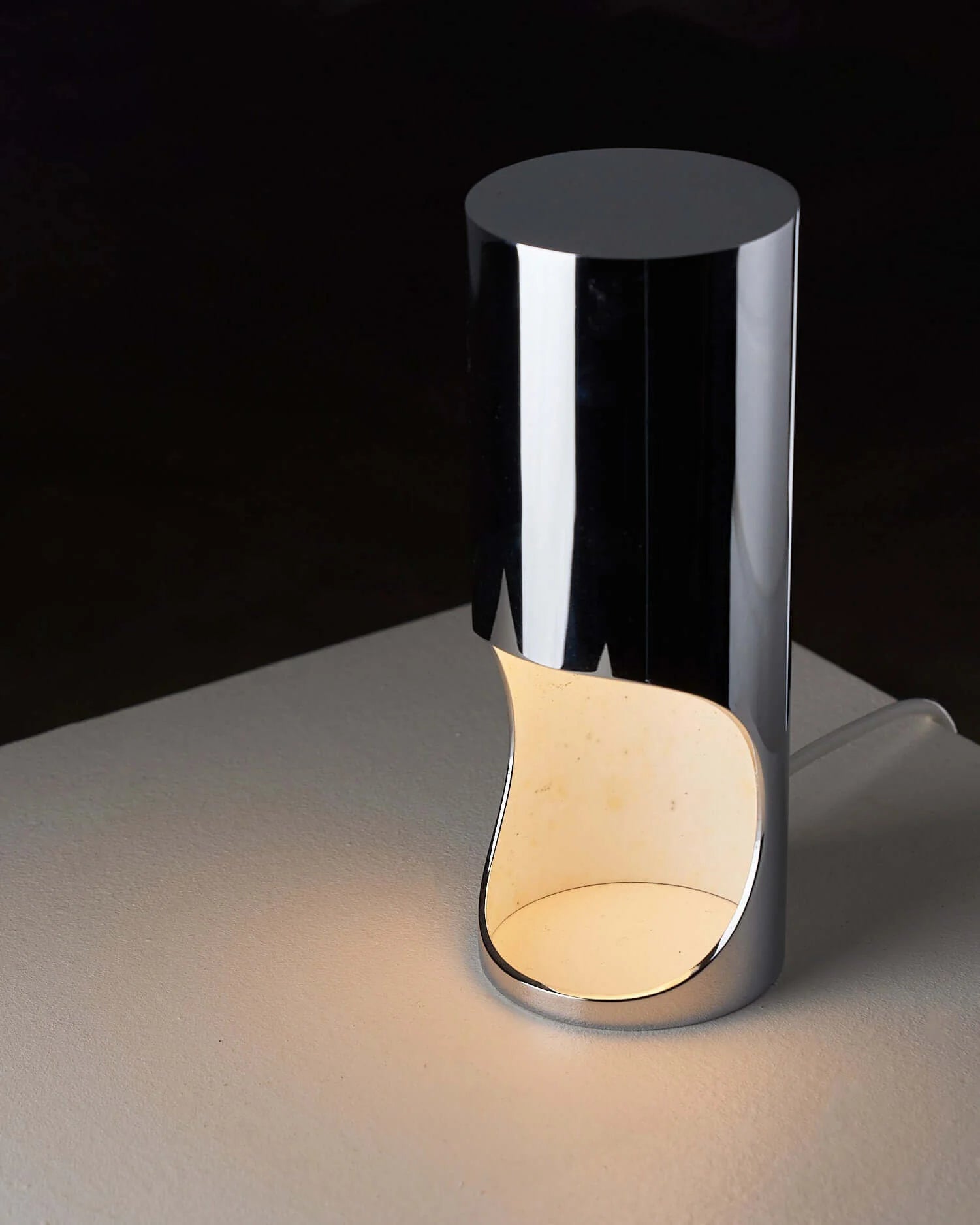 Chromed_Cylinder_Table_Lamp,_BAG_Turgi,_Steel,_1960s,_Switzerland