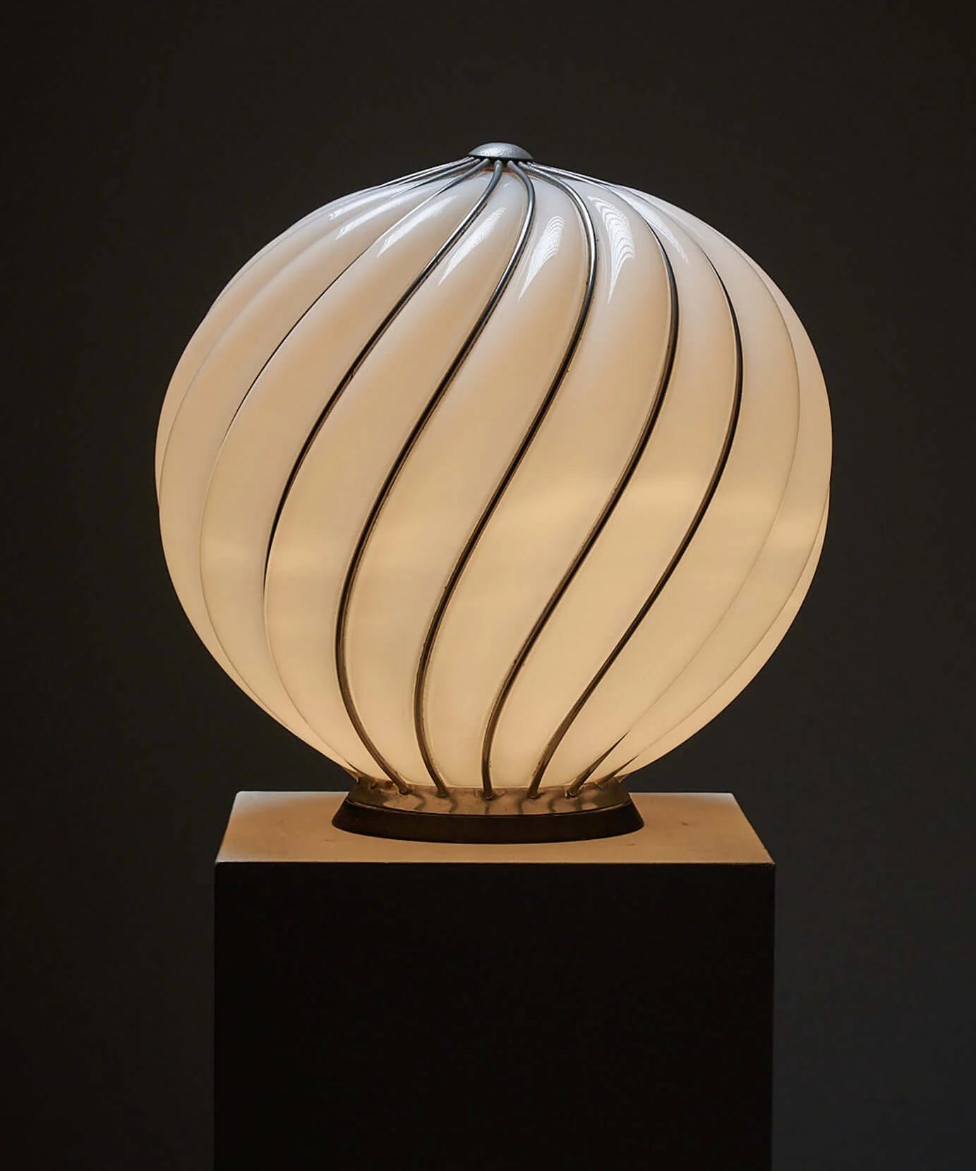 Spiral_Table_Lamp,_Adolf_Loos_for_VeArt,_Murano_Glass_&_Wood,_1960,_Italy