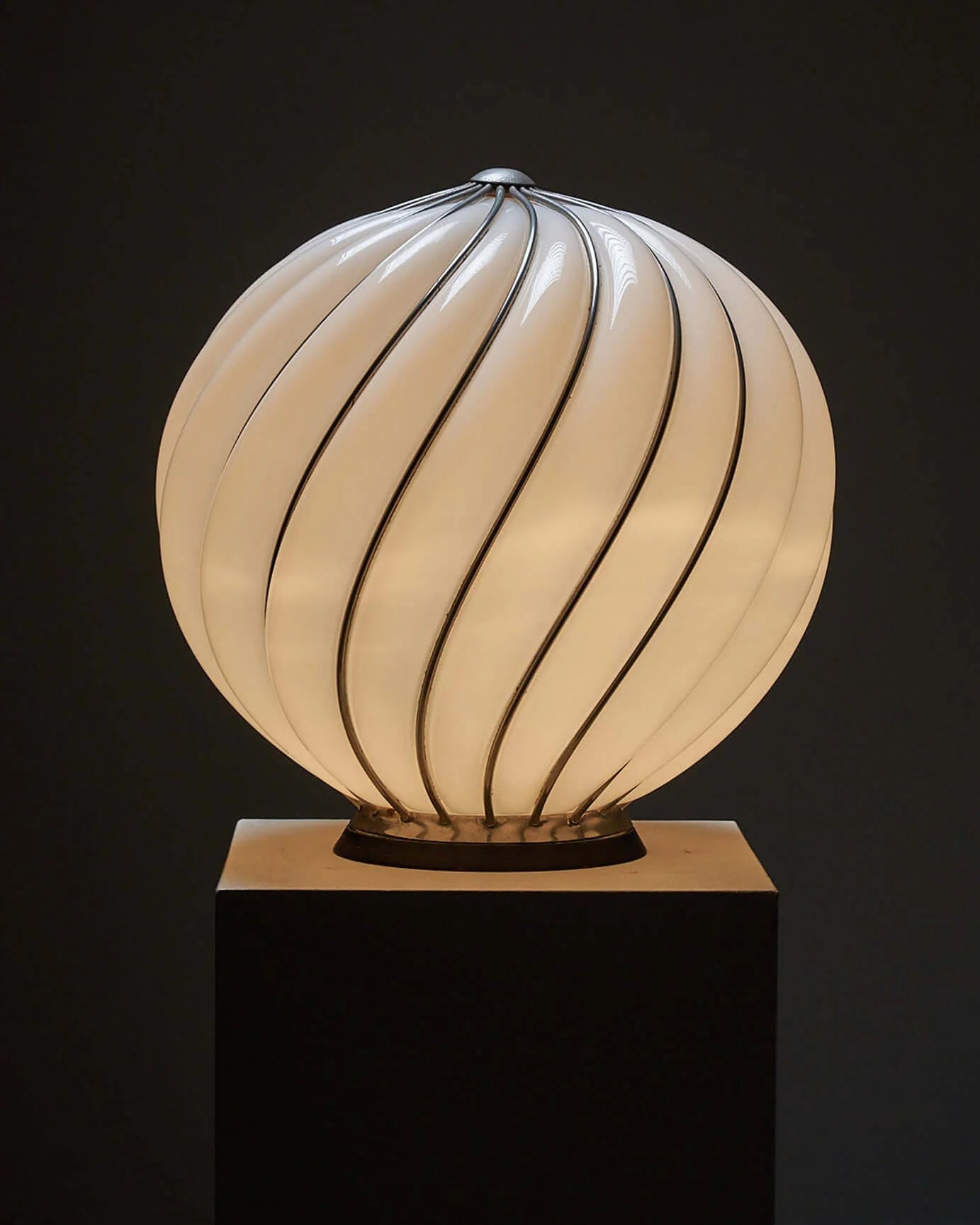 Spiral_Table_Lamp,_Adolf_Loos_for_VeArt,_Murano_Glass_&_Wood,_1960,_Italy