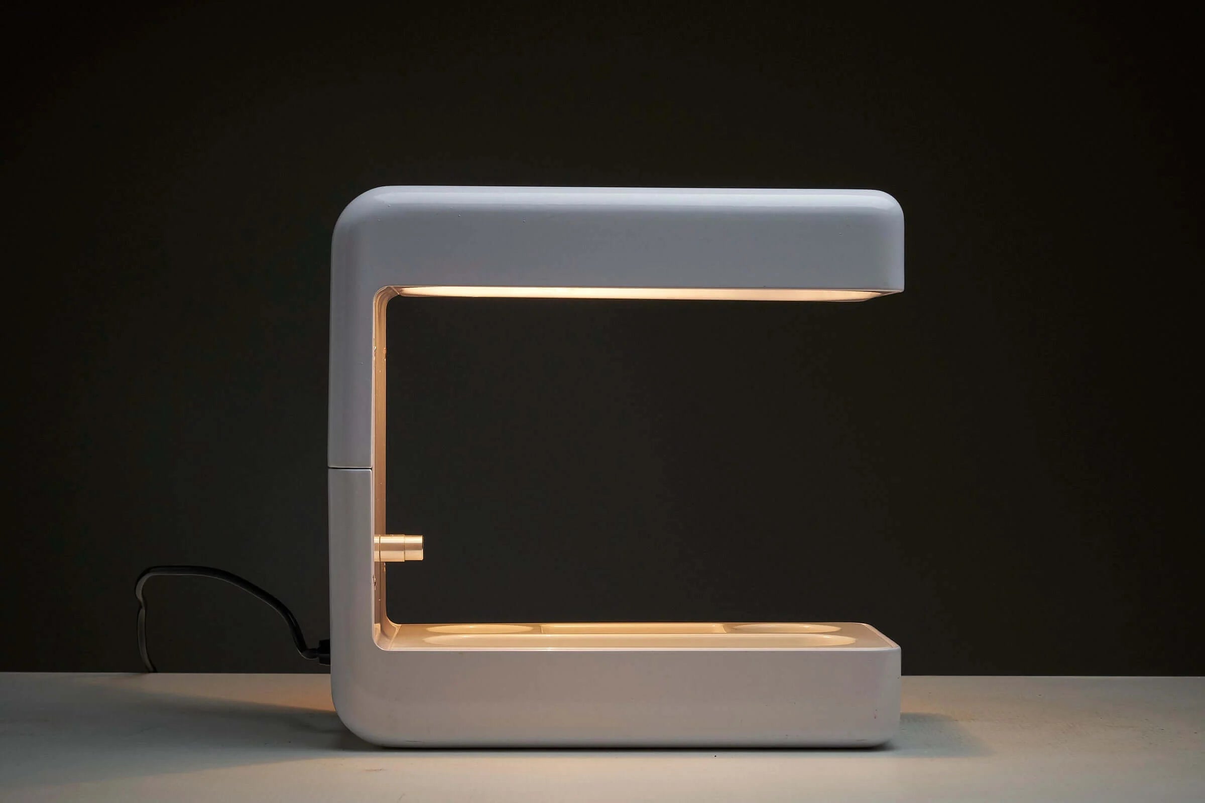 'Isos'_Desk_Lamp,_Giotto_Stoppino_for_Tronconi,_Lacquered_Metal_&_Plexi,_1972,_Italy