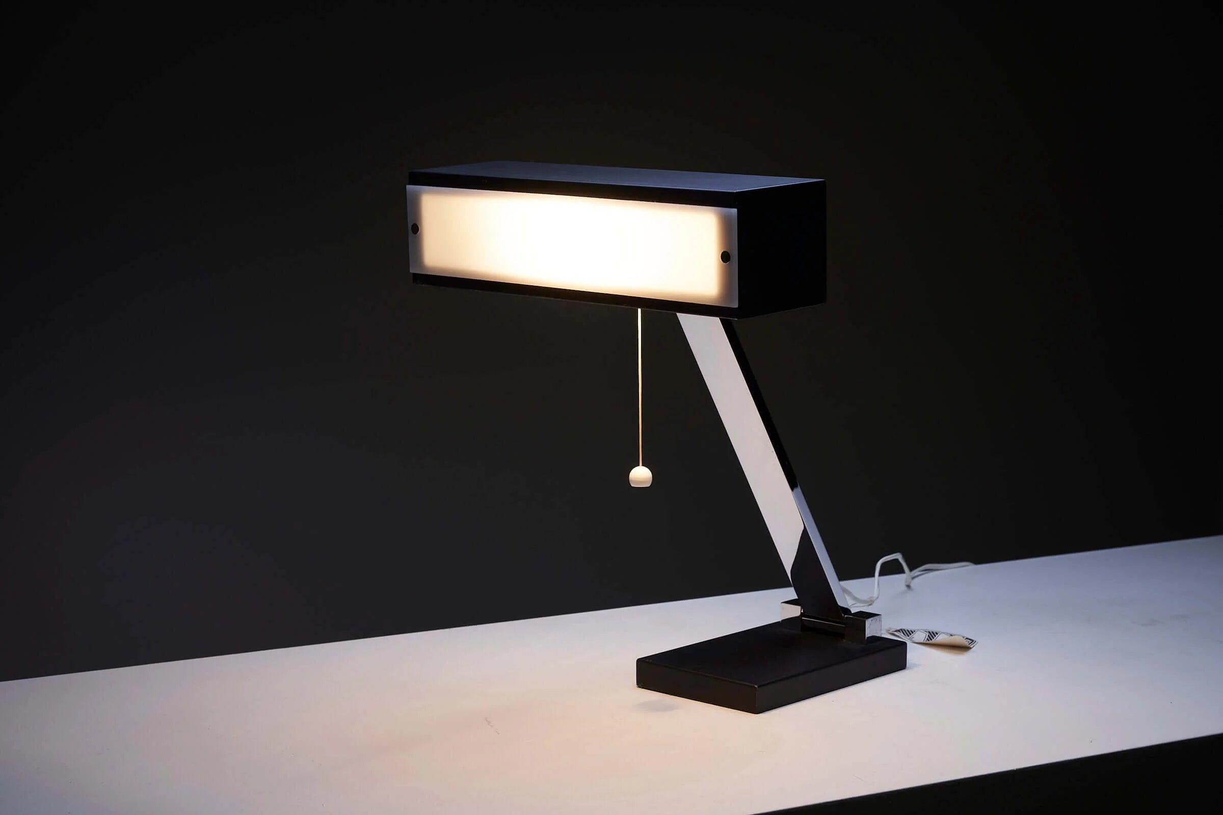 Table_Lamp,_Boulanger,_Metal,_20th_Century,_Belgium